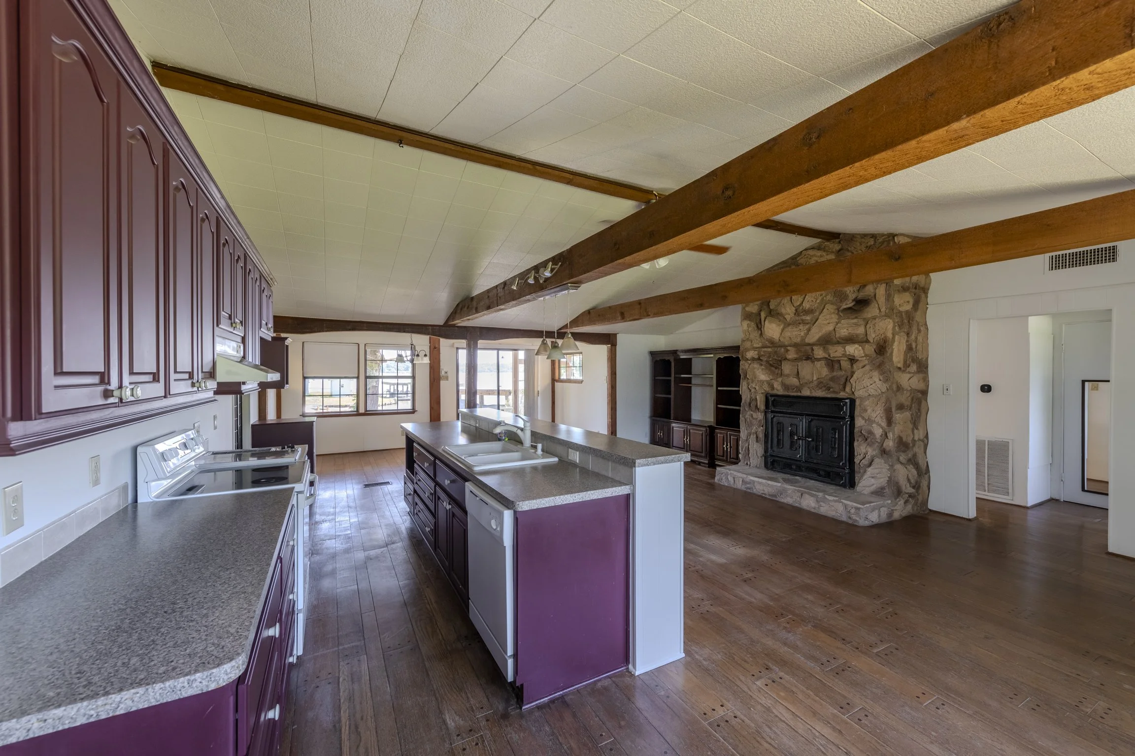 119_Elm_Dr_Onalaska_Tx_Zipprian_0286-HDR_HAR_.JPG