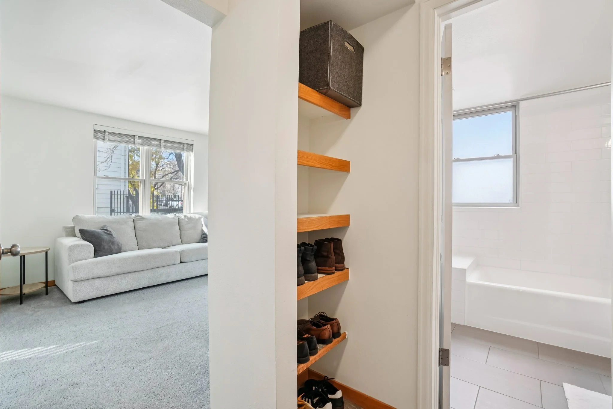 26-web-or-mls-W 31st Ave-S0811-026.jpg