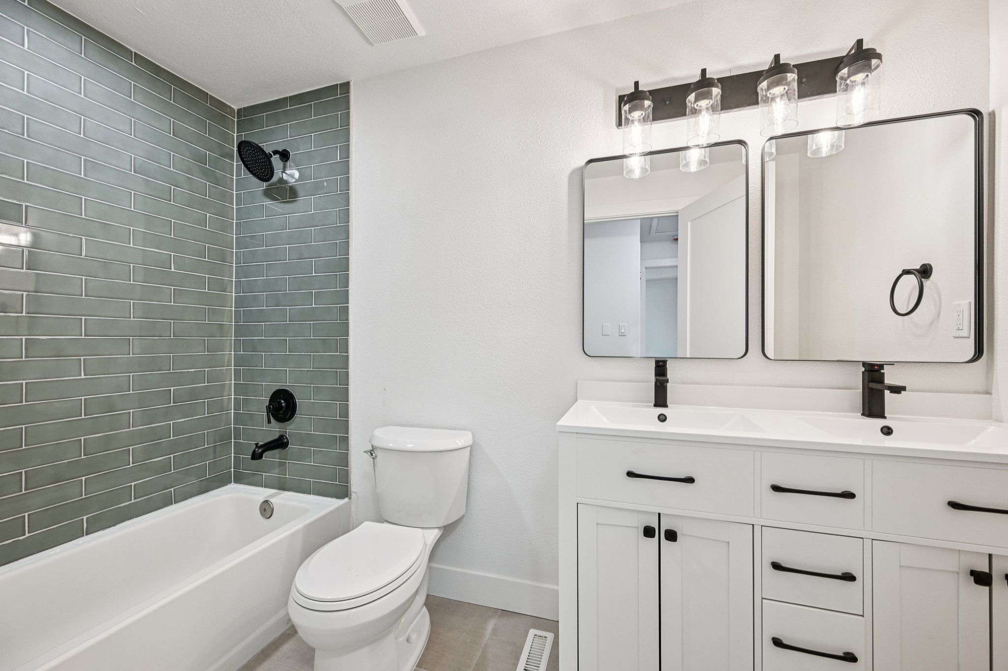 20-web-or-mls-Ingalls Ct-S0108-020.jpg