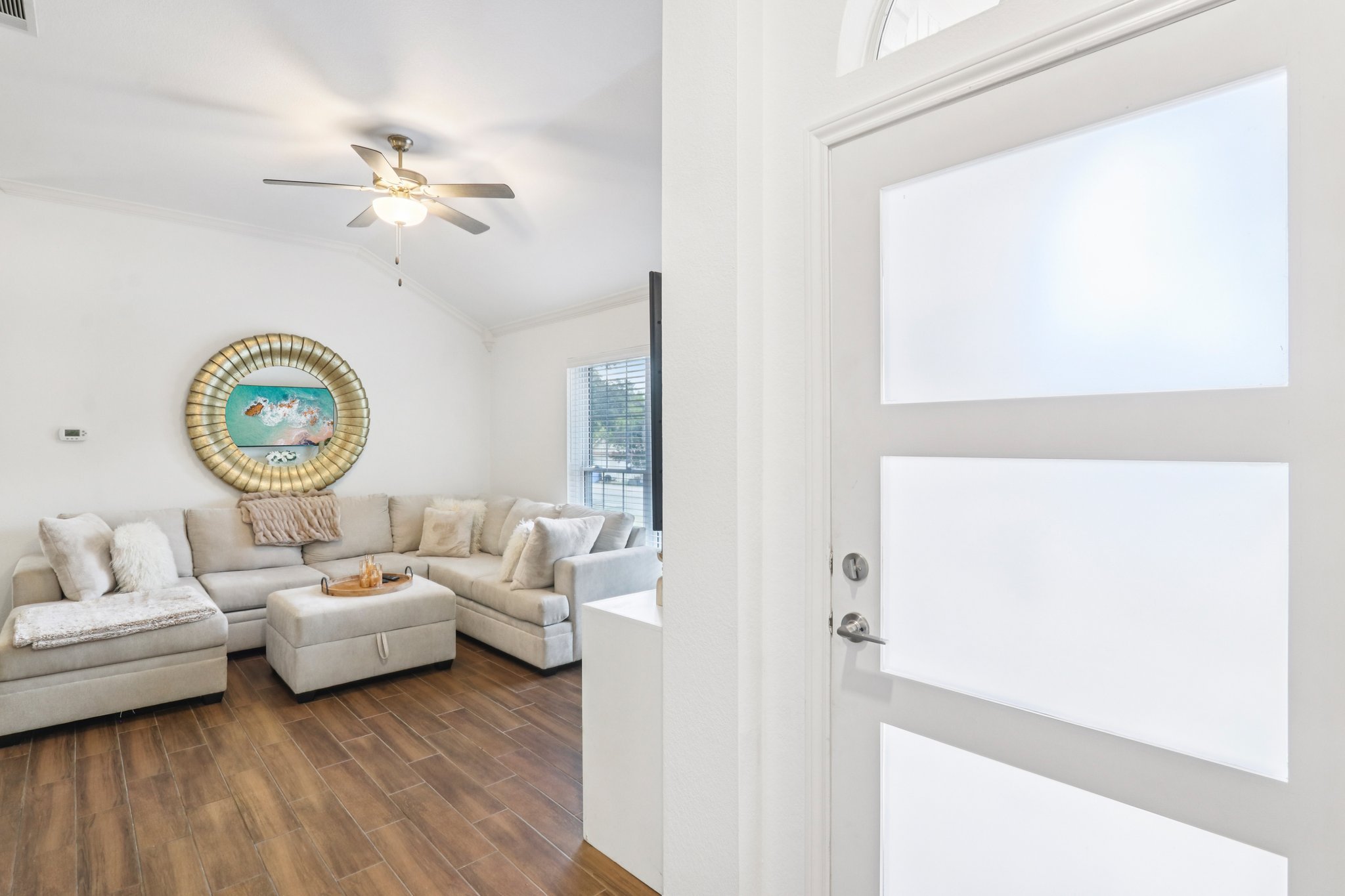 6-web-or-mls-Sailmaster St-S2907-006.jpg