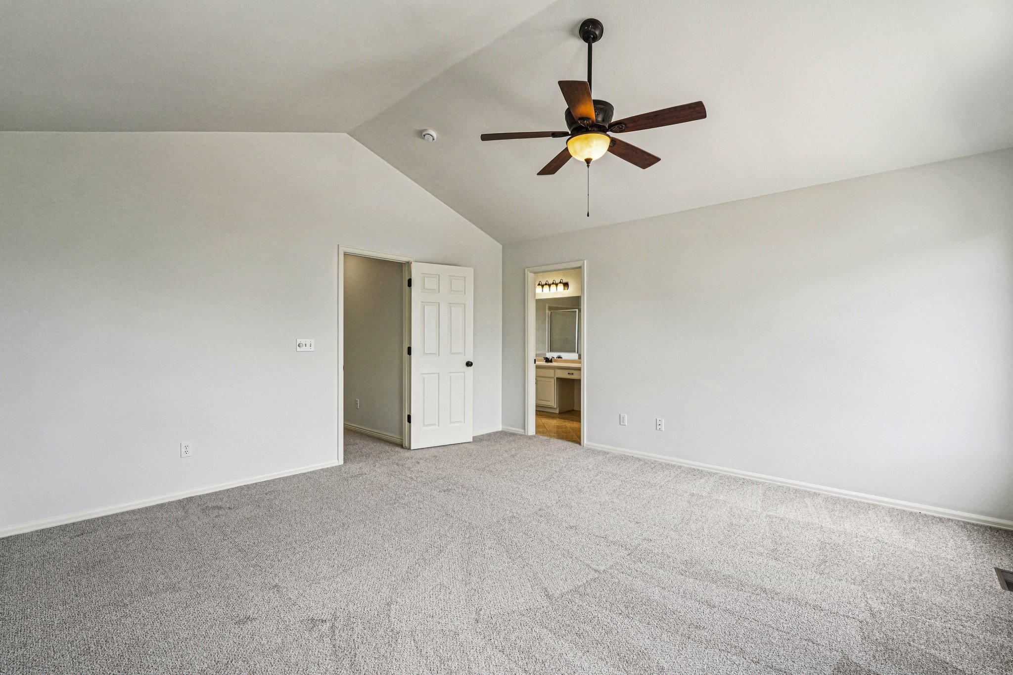 37-web-or-mls-Wimbleton Ct-S2407-037.jpg