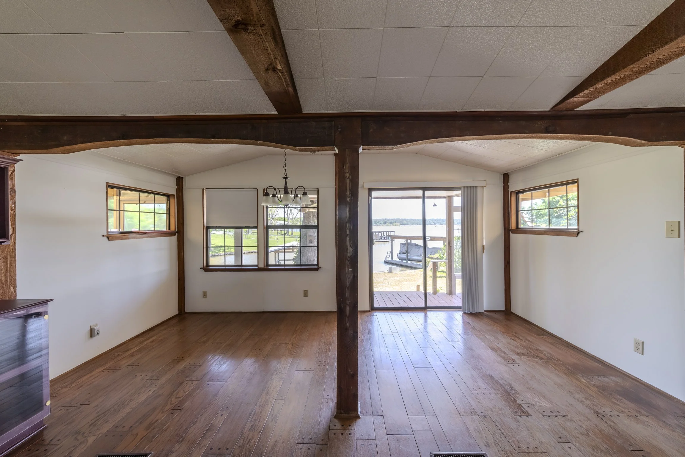 119_Elm_Dr_Onalaska_Tx_Zipprian_0371-HDR_HAR_.JPG