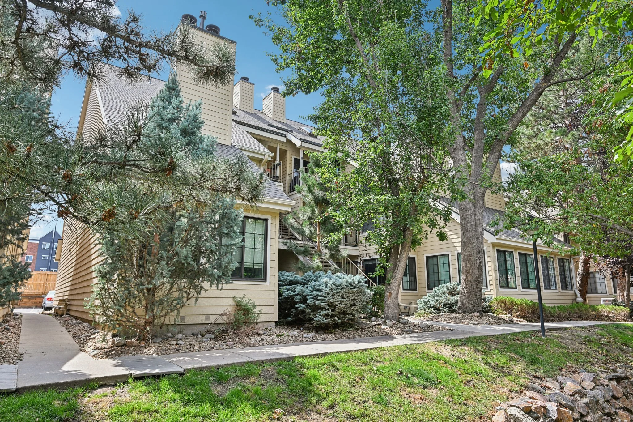36-web-or-mls-E Kentucky Ave-S2708-036.jpg