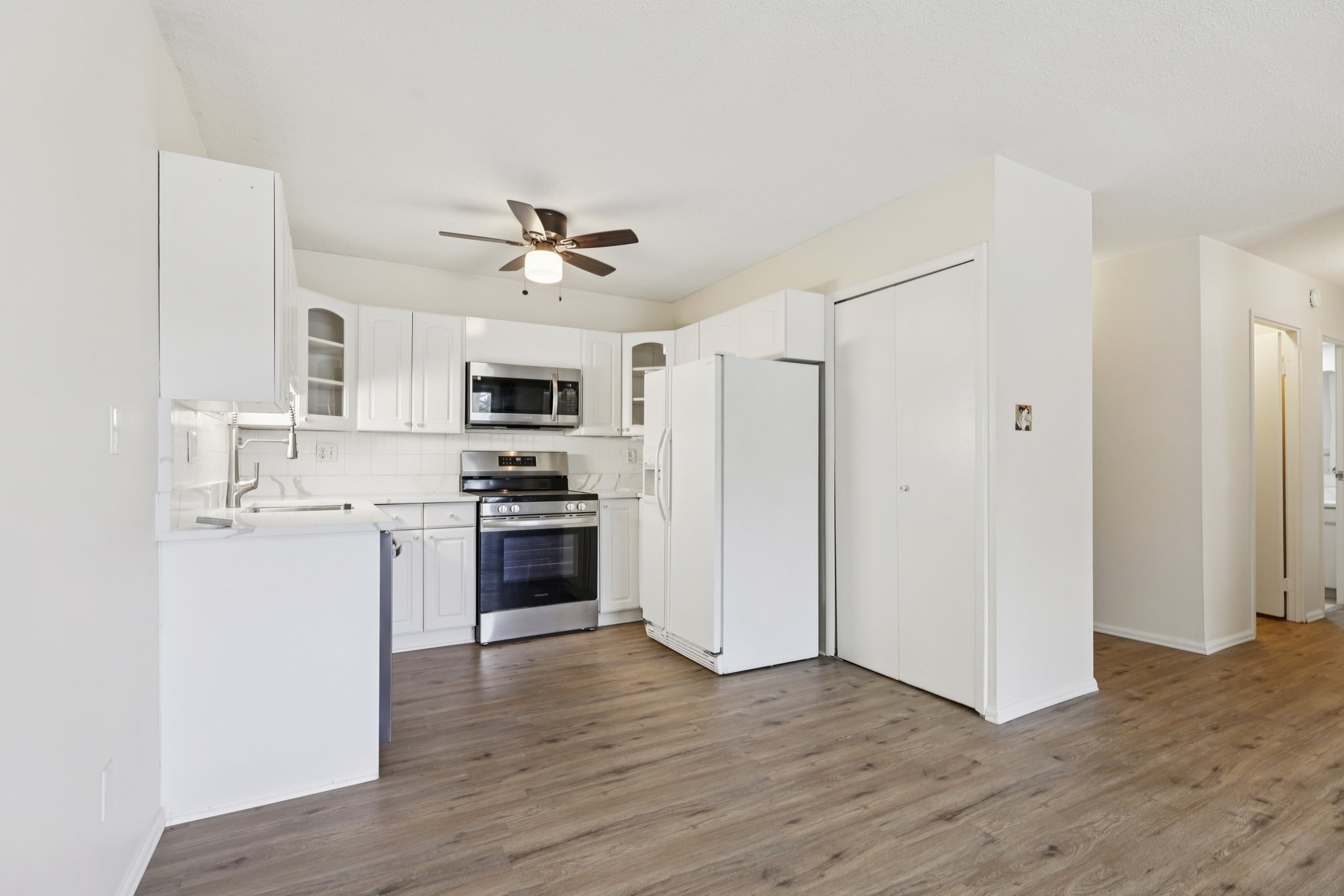 8-web-or-mls-6980 E Girard Ave-S1607-008.jpg