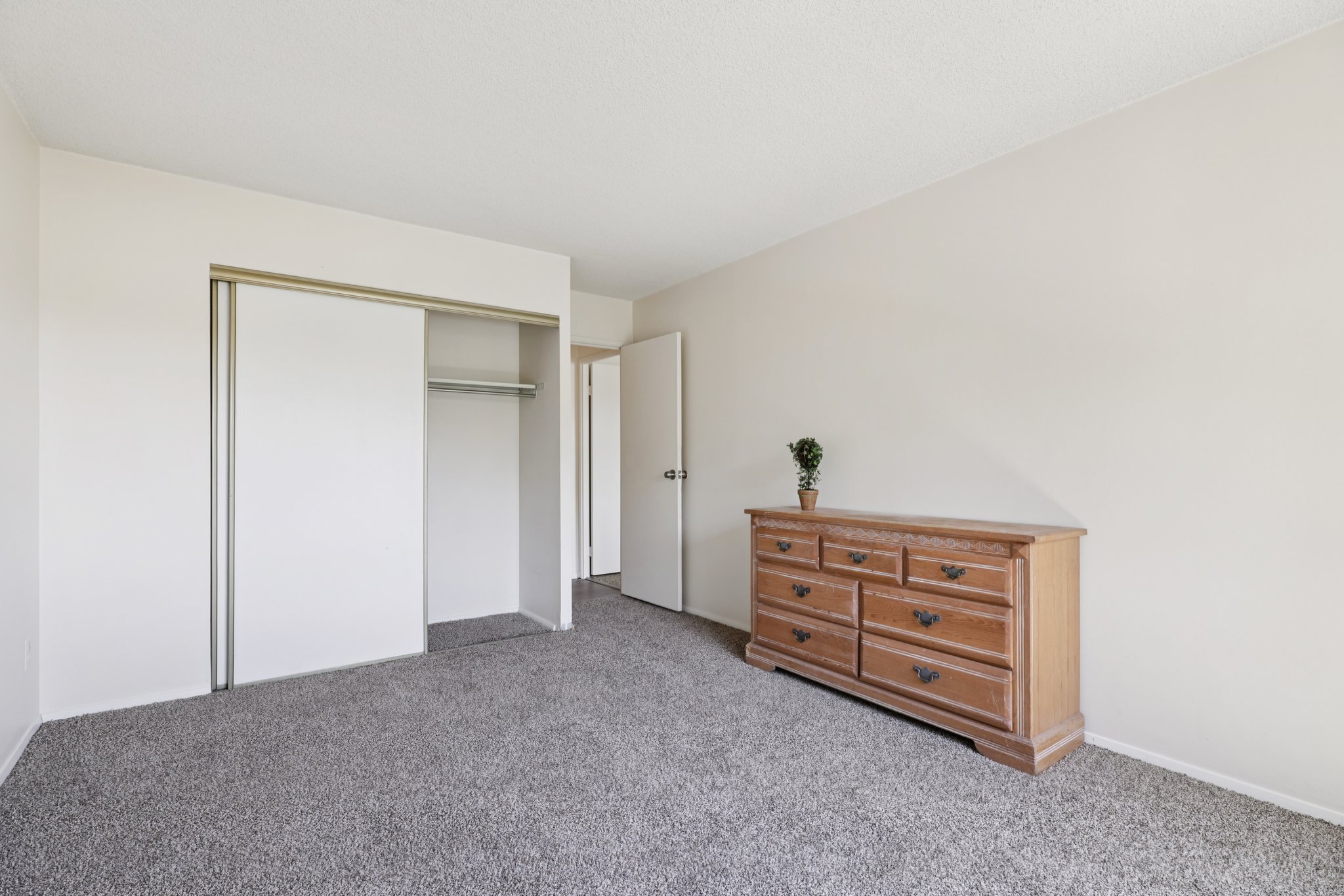 14-web-or-mls-6980 E Girard Ave-S1607-014.jpg