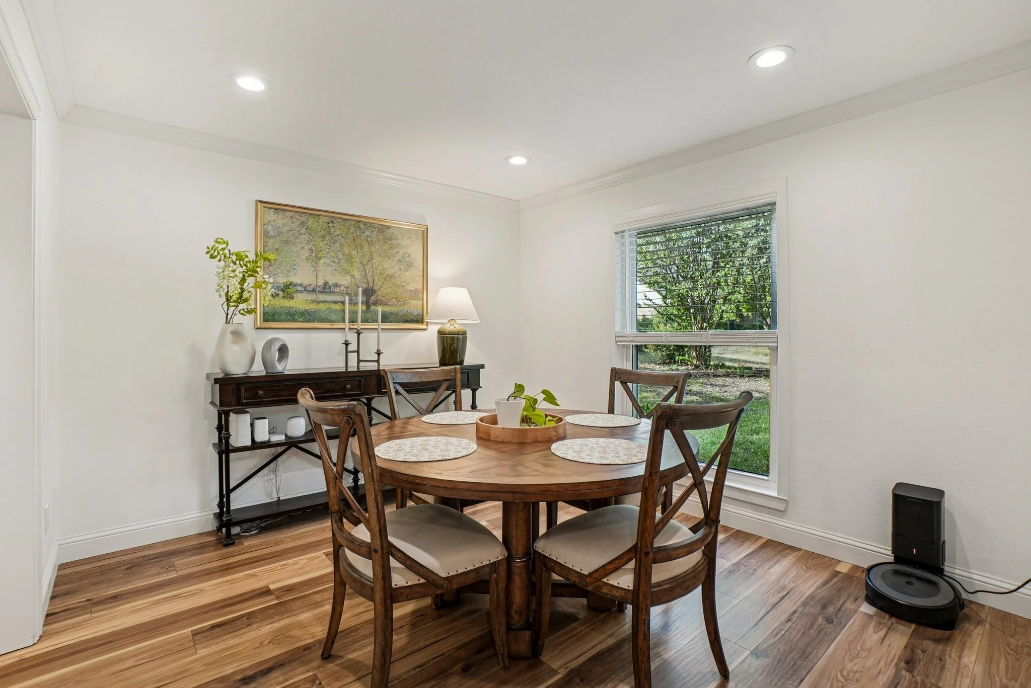 10-web-or-mls-Roxton Ct-S2410-010.jpg