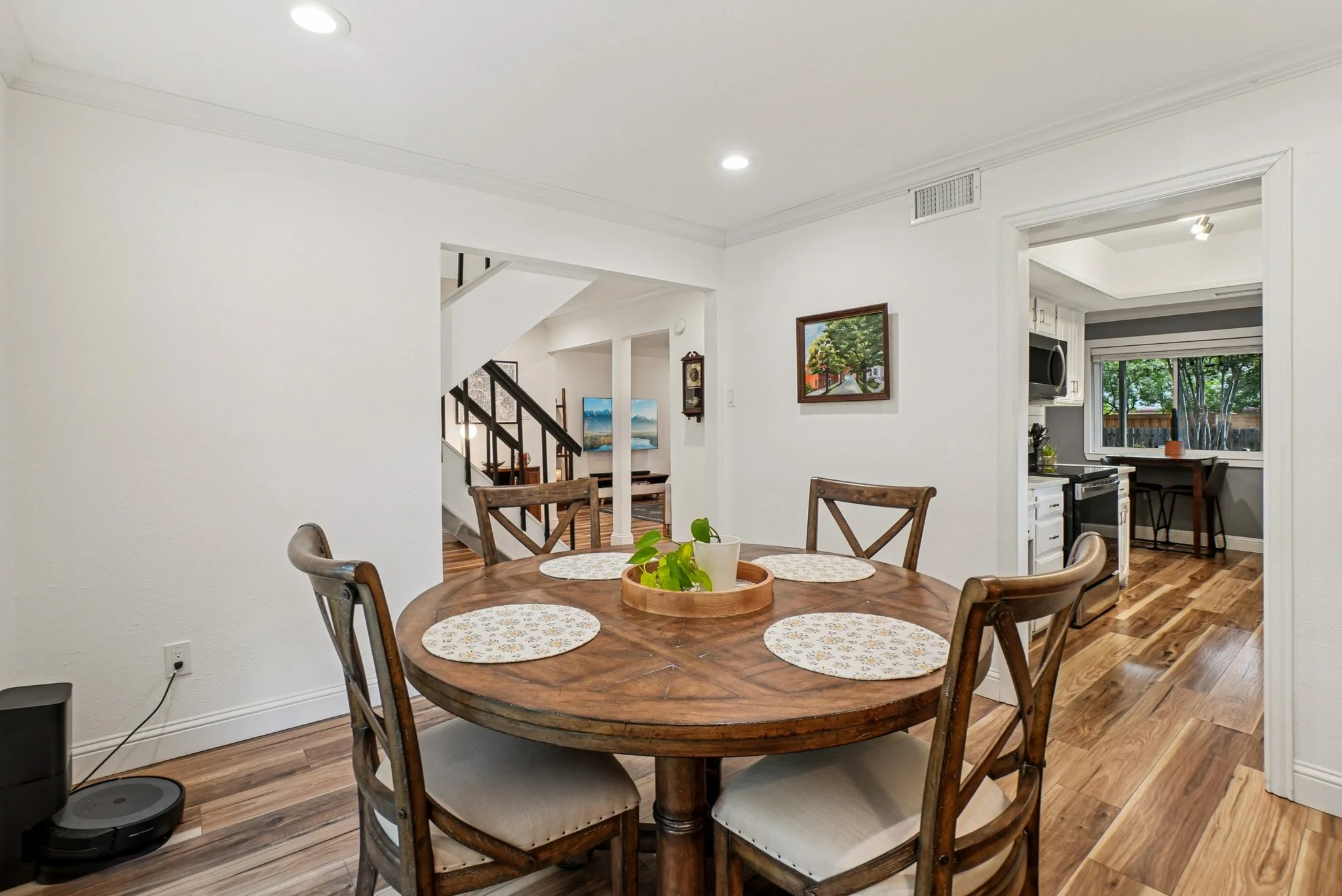 11-web-or-mls-Roxton Ct-S2410-011.jpg