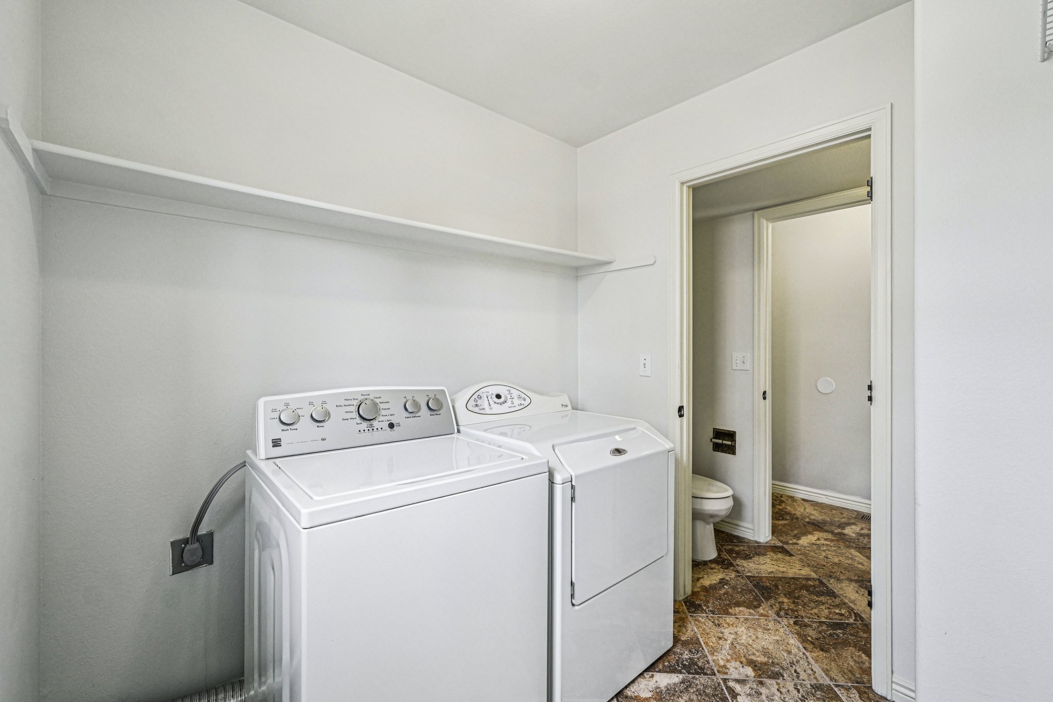 23-web-or-mls-Wimbleton Ct-S2407-023.jpg