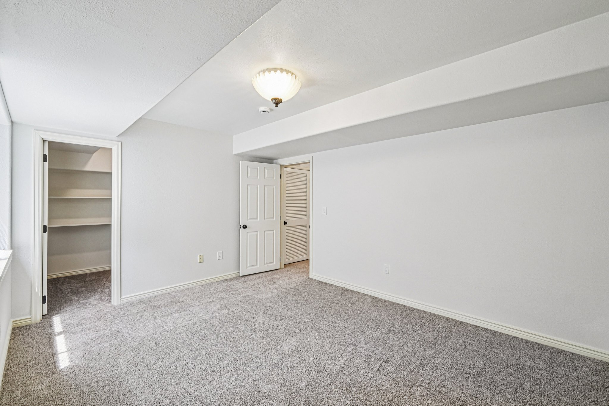 31-web-or-mls-Wimbleton Ct-S2407-031.jpg