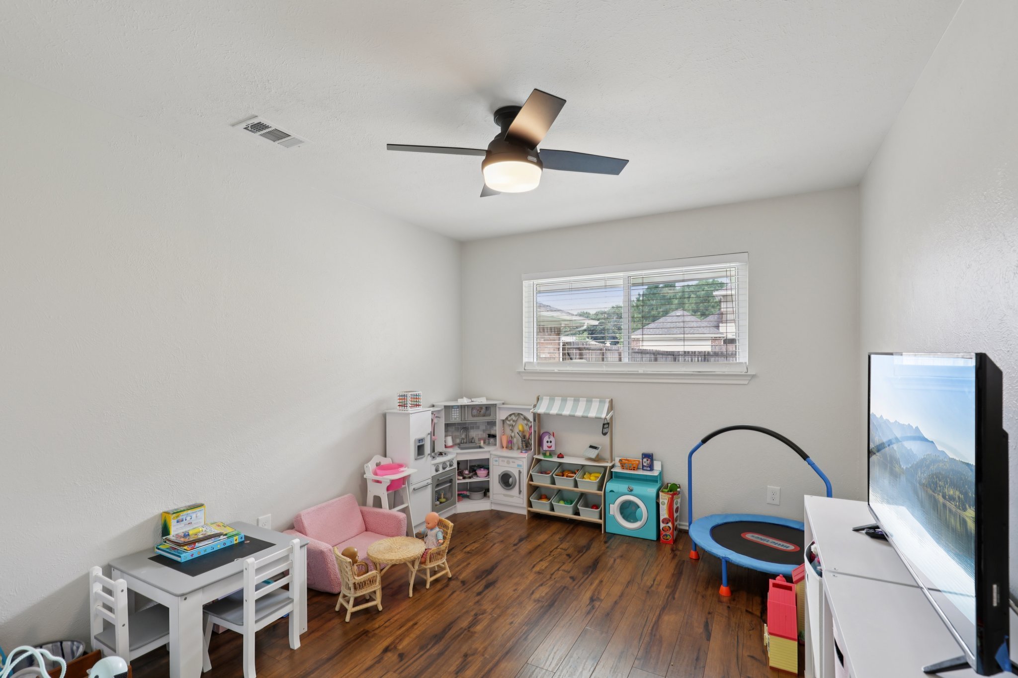 20-web-or-mls-Westlake Dr-1206-018.jpg