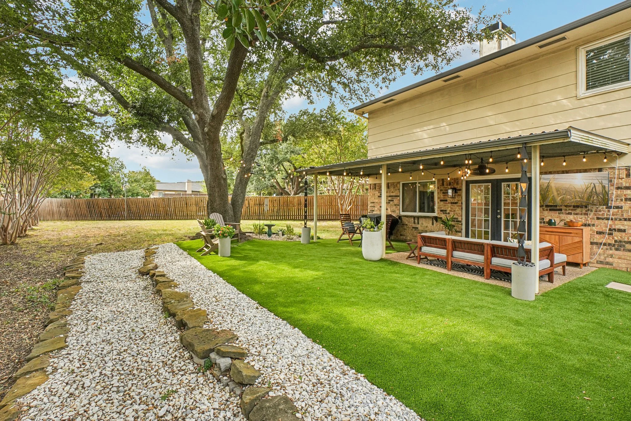 56-web-or-mls-Roxton Ct-S2410-056.jpg