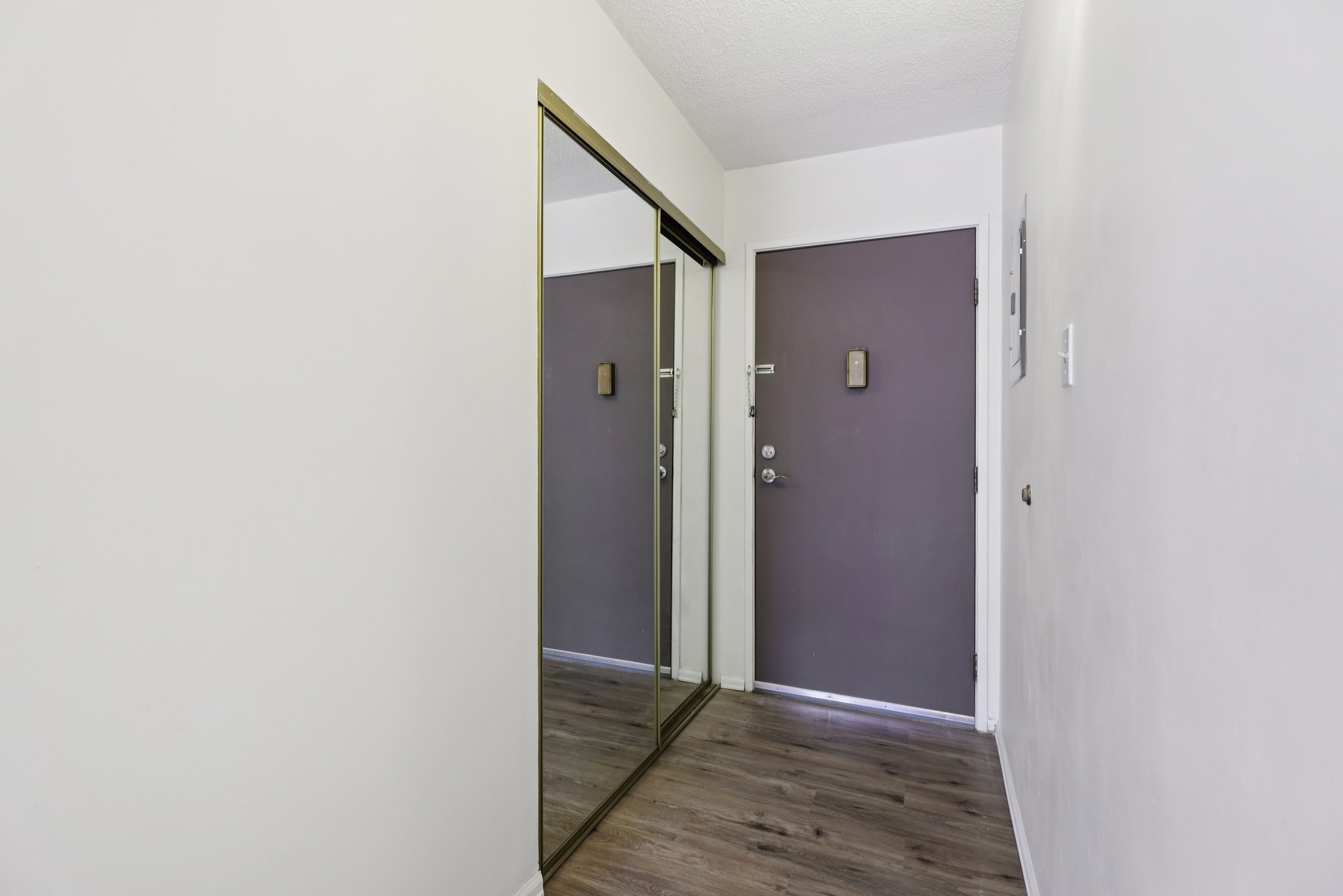 2-web-or-mls-6980 E Girard Ave-S1607-002.jpg