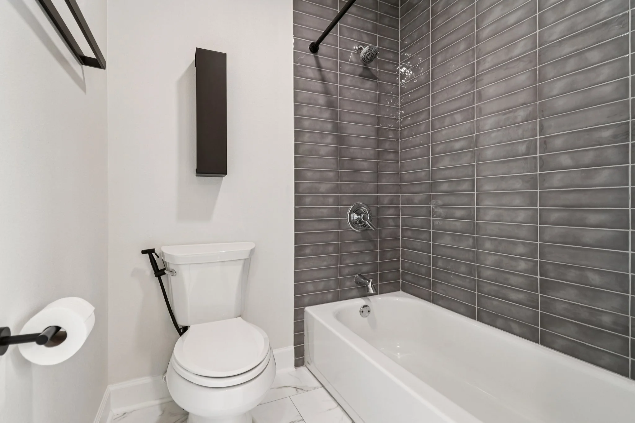 22-web-or-mls-Avenue Of Oaks St-S0409-022.jpg