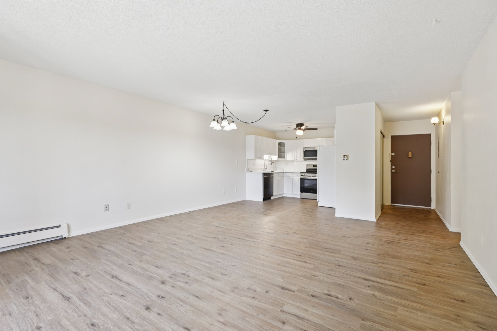 7-web-or-mls-6980 E Girard Ave-S1607-007.jpg