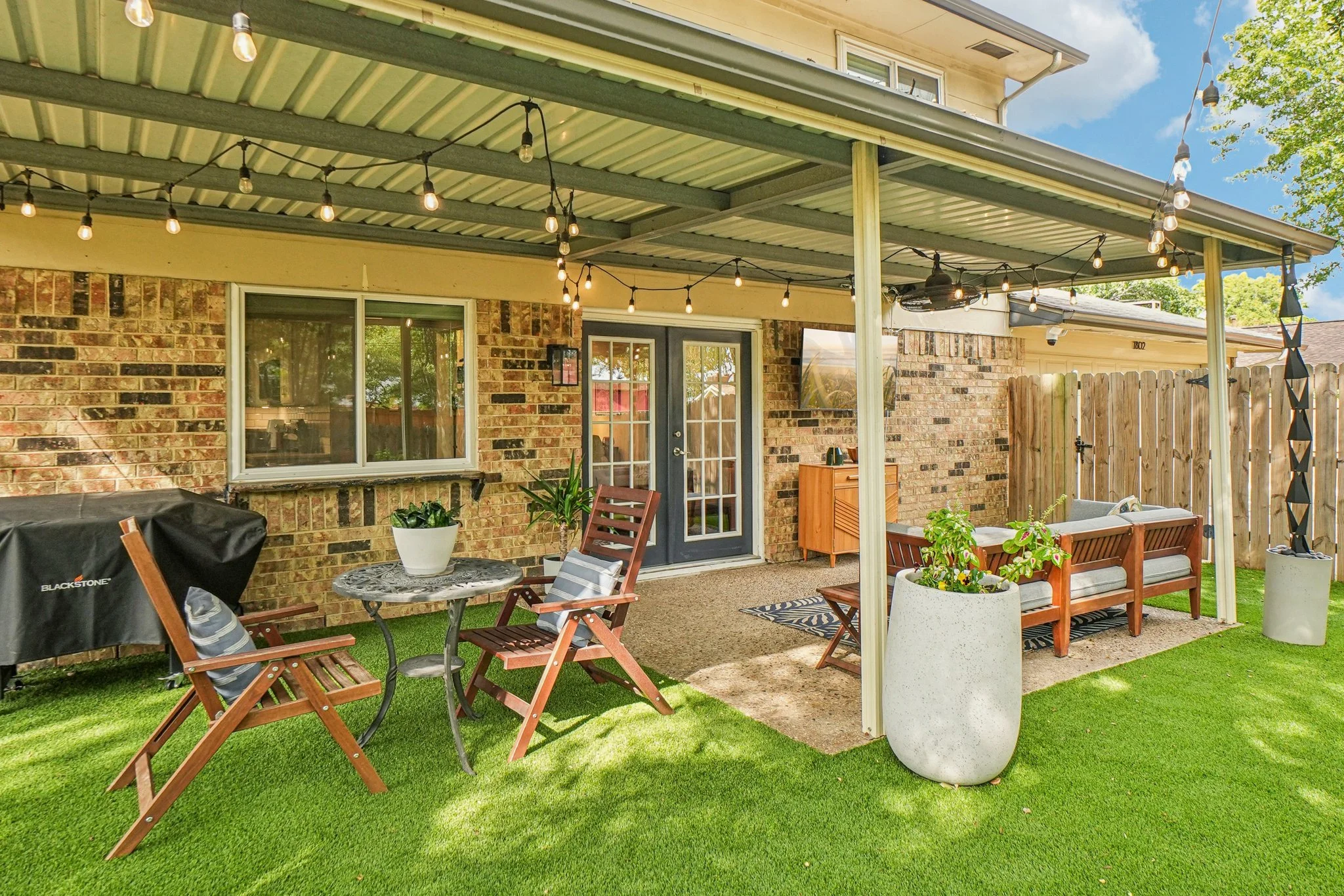 52-web-or-mls-Roxton Ct-S2410-052.jpg