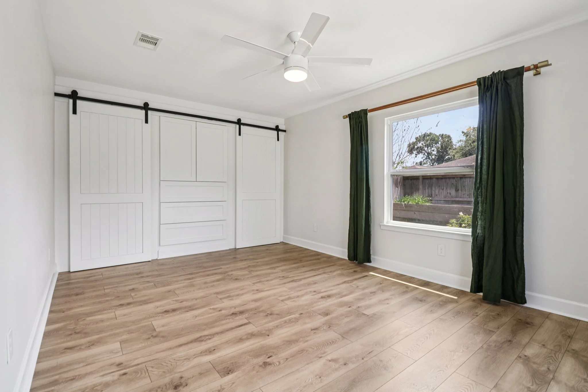 26-web-or-mls-Avenue Of Oaks St-S0409-026.jpg