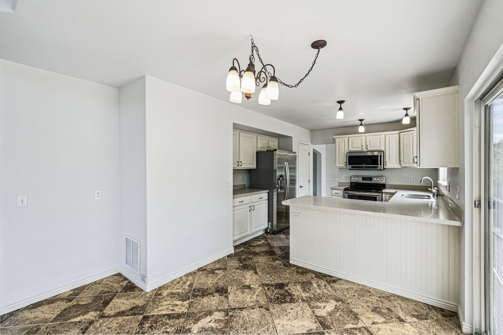 14-web-or-mls-Wimbleton Ct-S2407-014.jpg