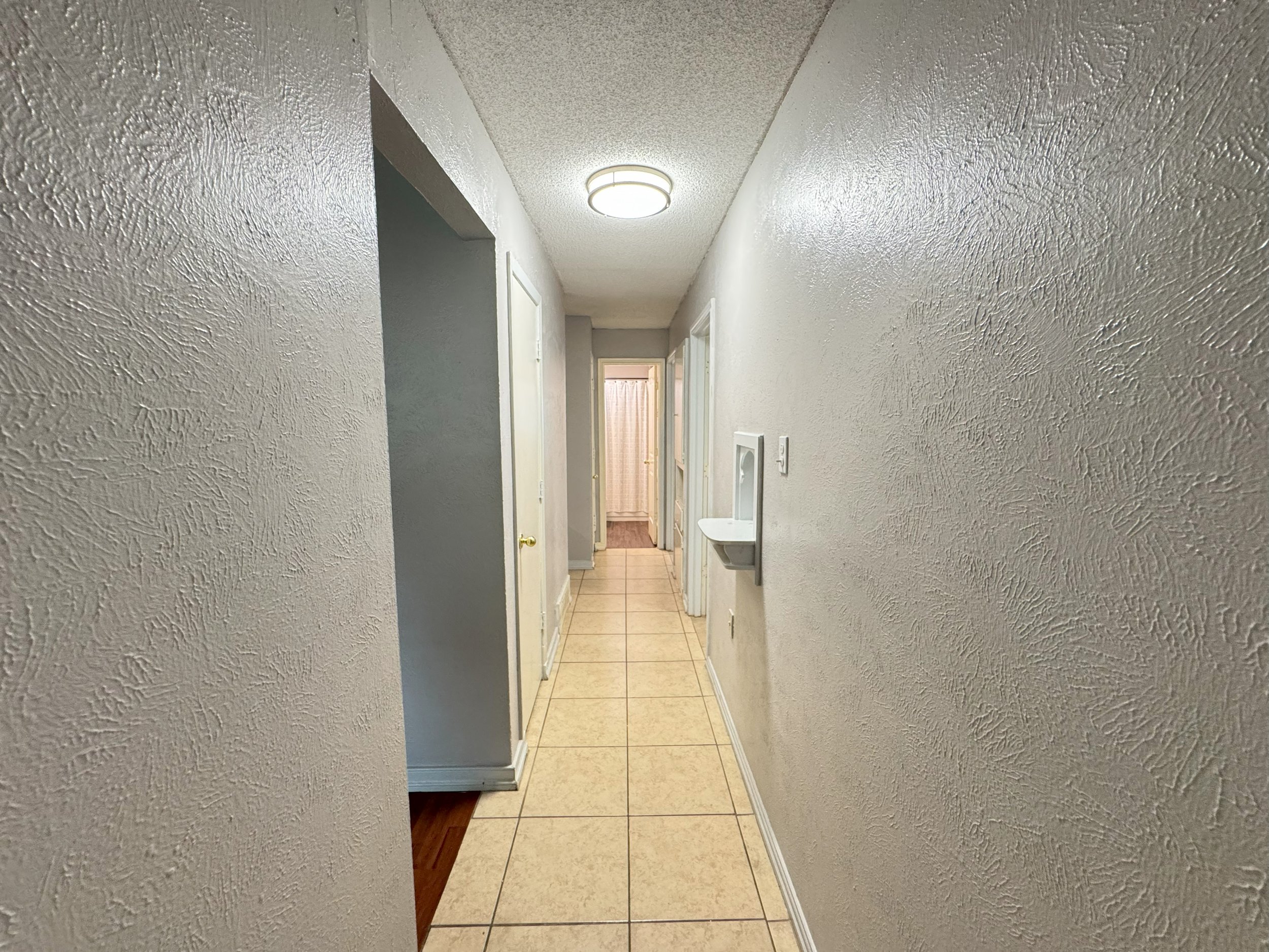 10. Hallway.jpeg
