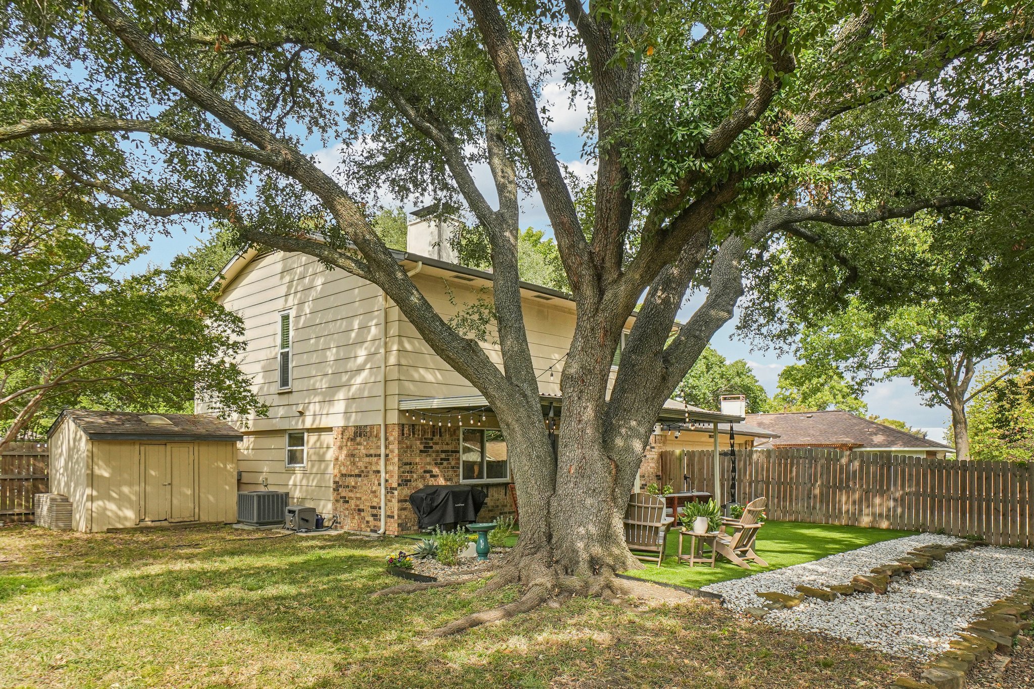 54-web-or-mls-Roxton Ct-S2410-054.jpg