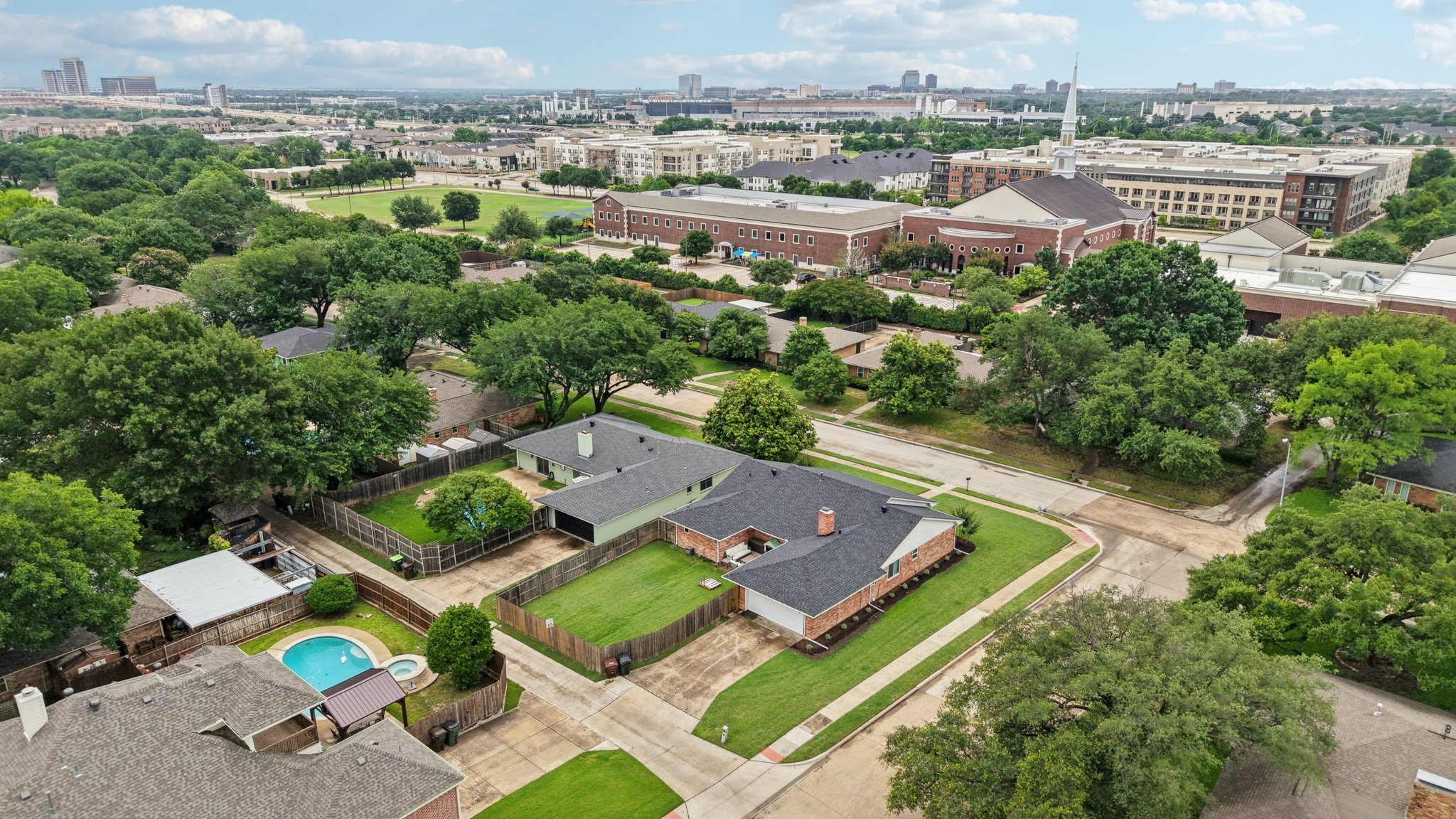 39-web-or-mls-Westlake Dr-1206-037.jpg
