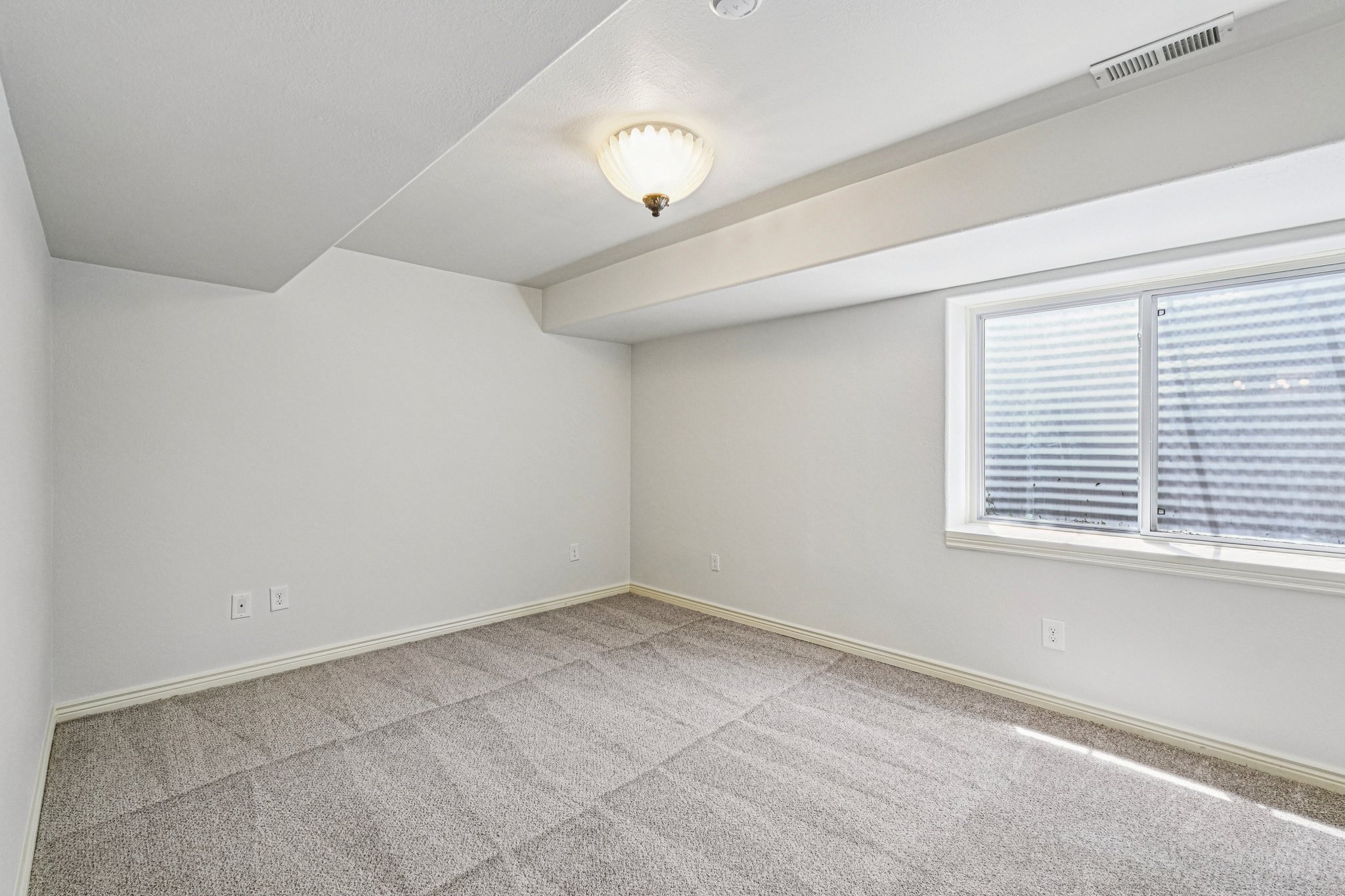 30-web-or-mls-Wimbleton Ct-S2407-030.jpg