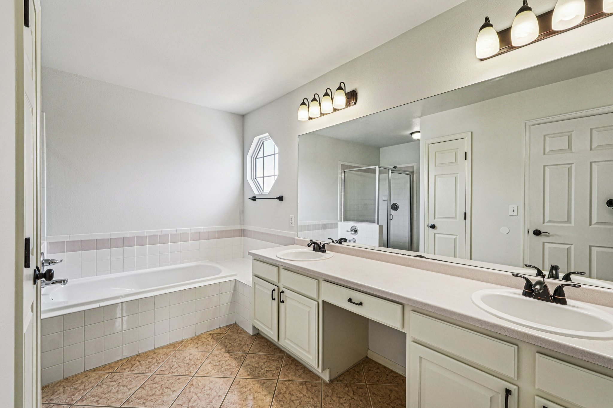 40-web-or-mls-Wimbleton Ct-S2407-040.jpg