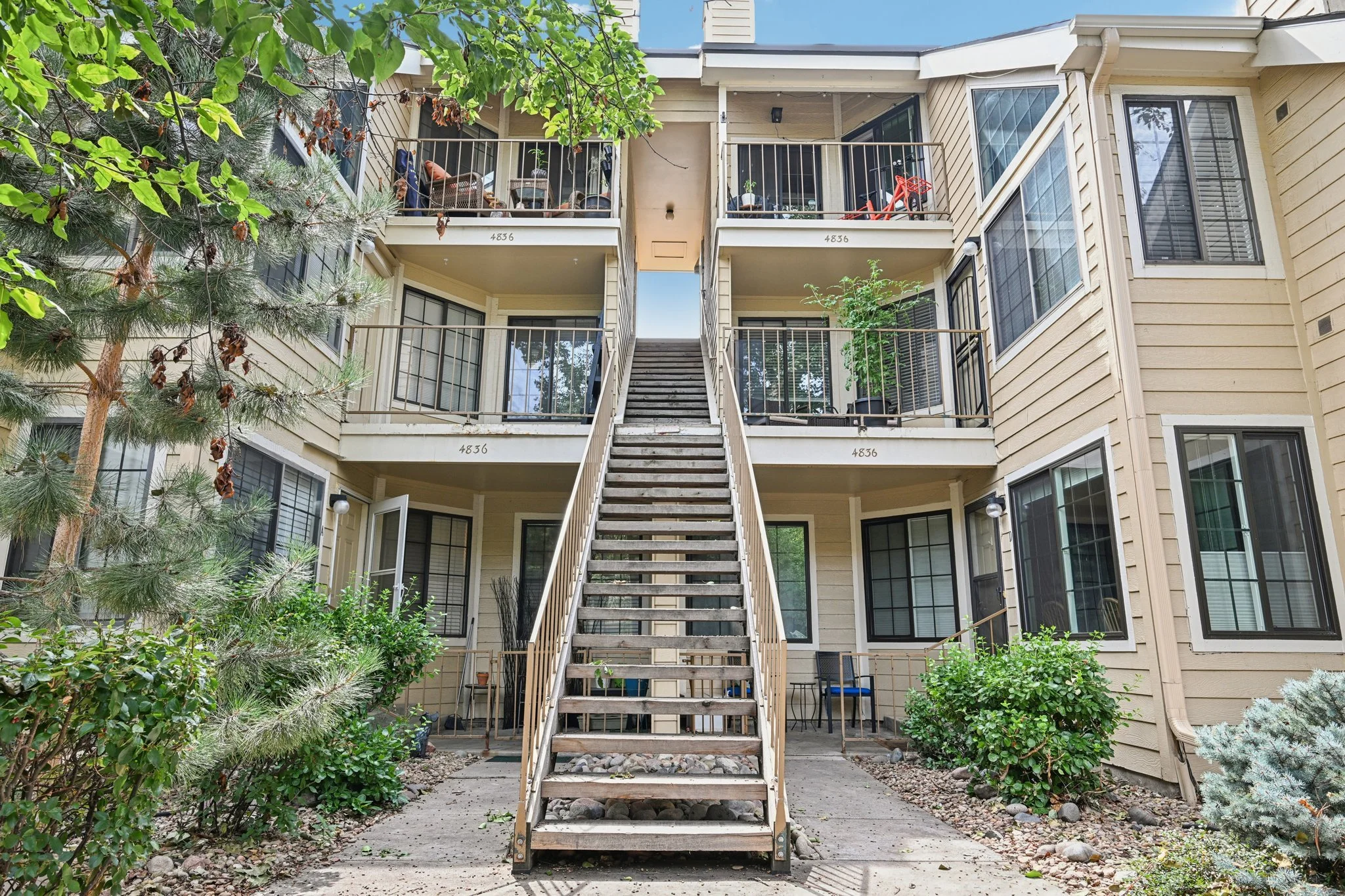 33-web-or-mls-E Kentucky Ave-S2708-033.jpg