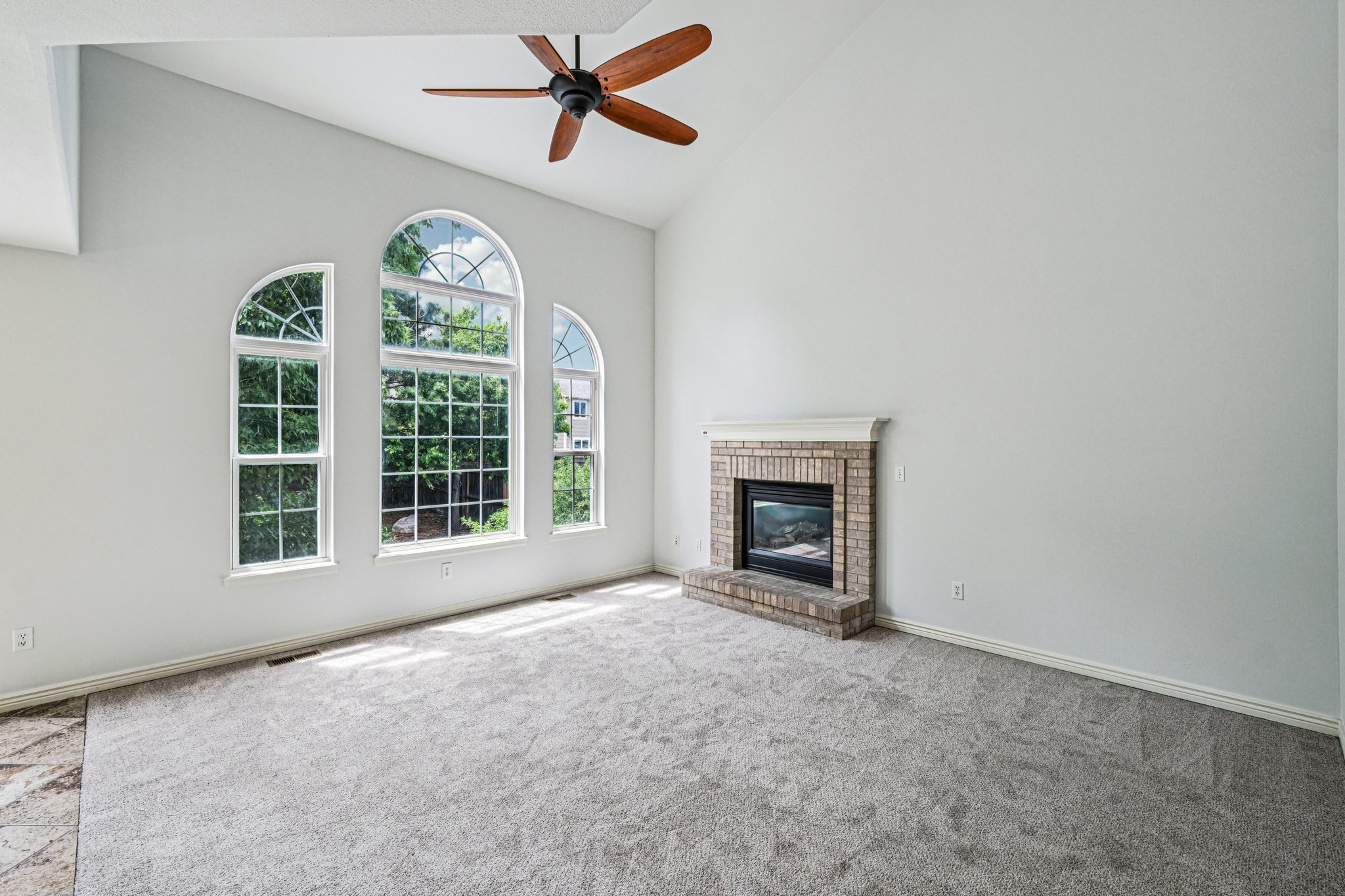 7-web-or-mls-Wimbleton Ct-S2407-007.jpg