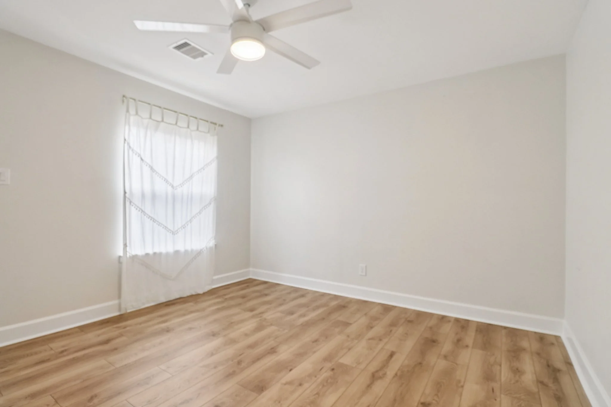 24-web-or-mls-Avenue Of Oaks St-S0409-024.jpg
