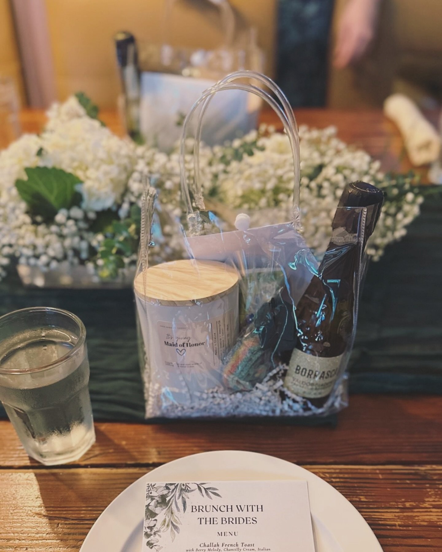 It&rsquo;s giving bridesmaid!  Made these fun candles for my cousin and her bride 💕 this was the Ambiance Royale scent 😍 

DM for custom candles or order online at marieambiancecandles.com