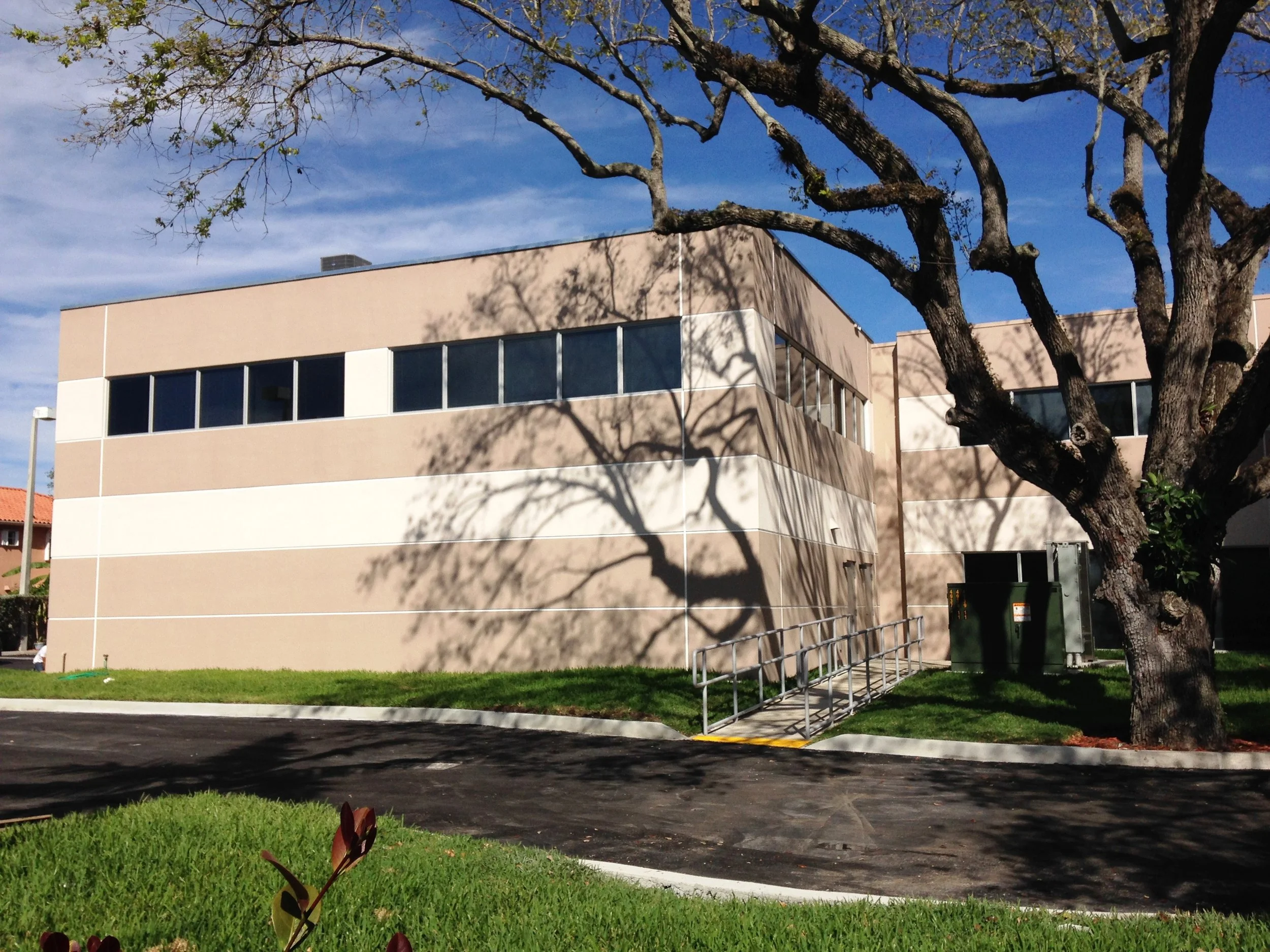IDA-STORAGE & OFFICES  AERIAL FACADES FINAL-3.JPG