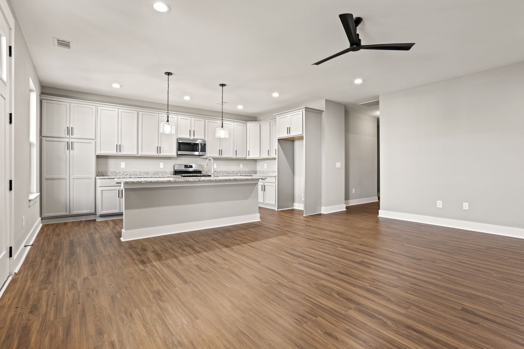 3-web-or-mls-squirespointtownhomes-3.jpg