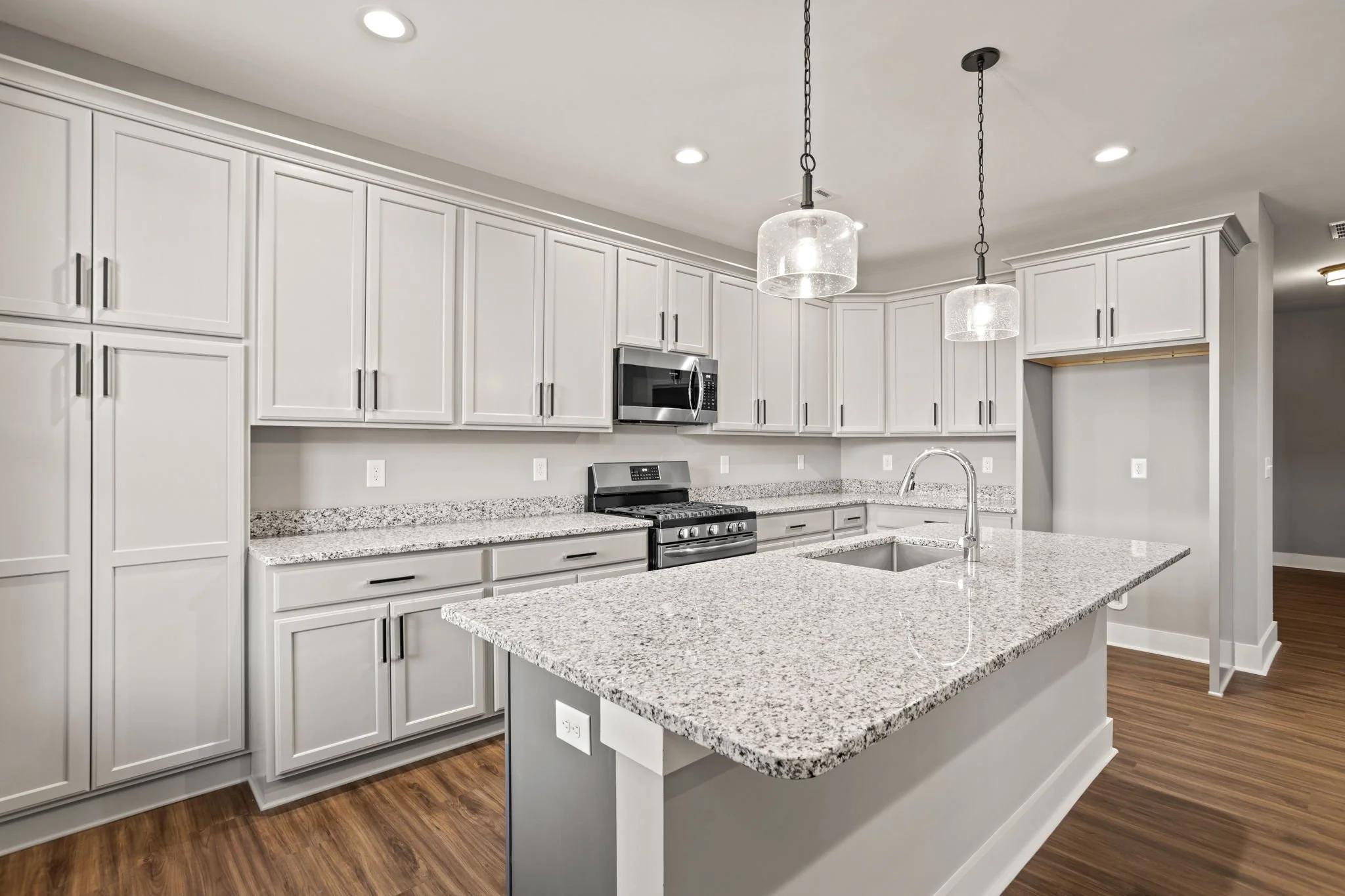 5-web-or-mls-squirespointtownhomes-5.jpg