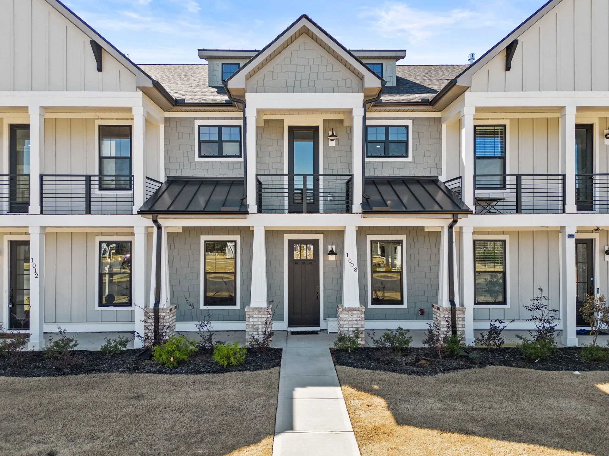 1008 Zinfandel Way Front.jpg