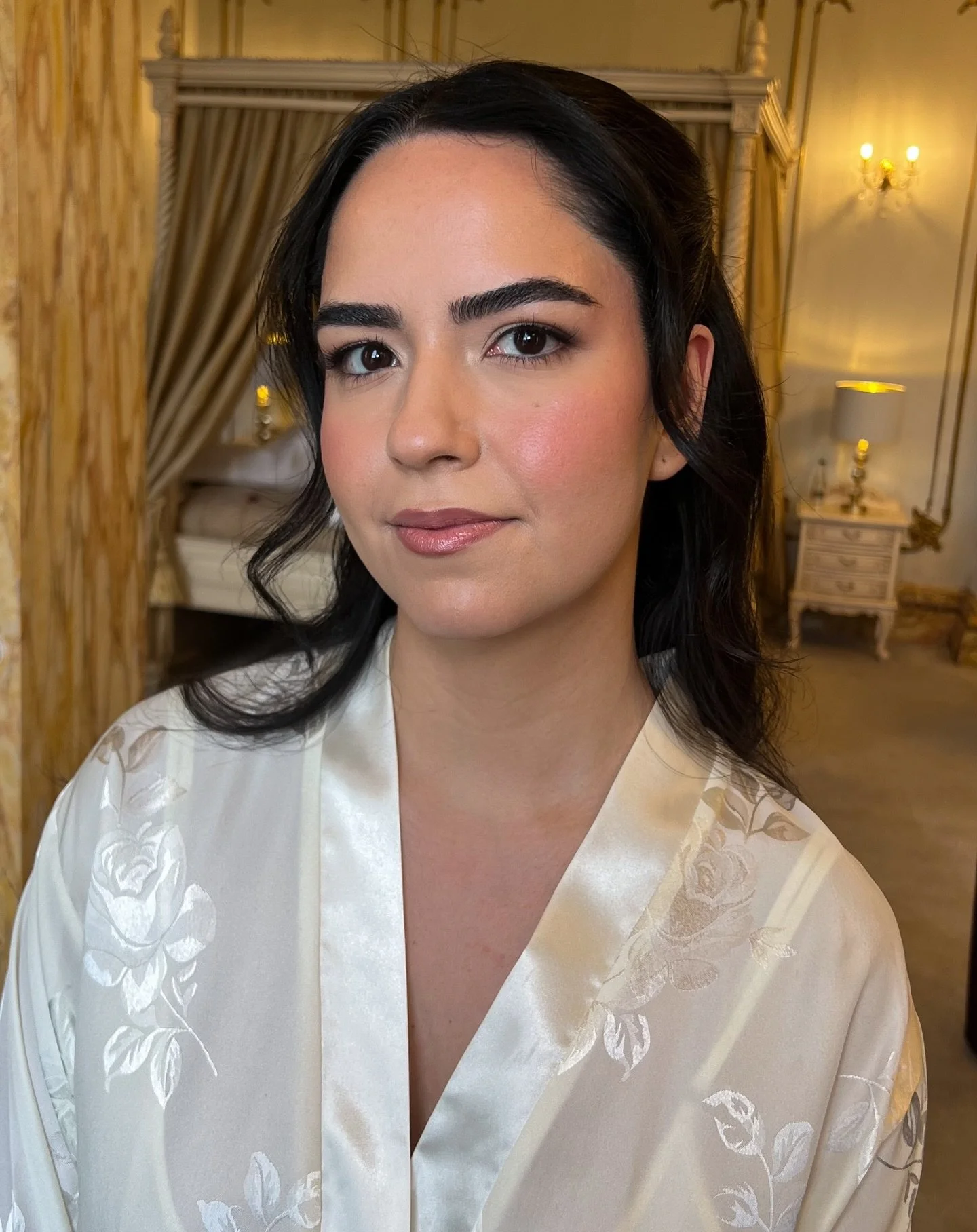 First wedding of the year looked a little like this 🌹✨

The gorgeous Desdina ❤️ thank you so much for trusting me with your bridal makeup without having a trial 🥹 Your bridal vision was absolutely stunning and I loved every minute creating your dre