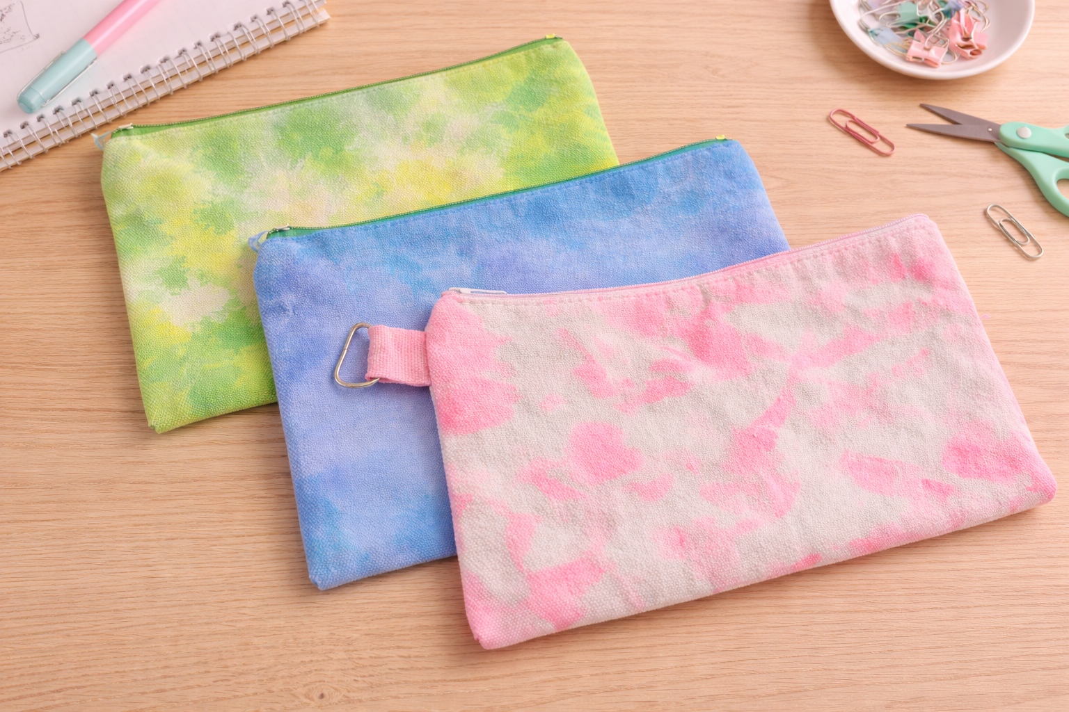 How to Make Adorable Tie-Dye Zipper Bags