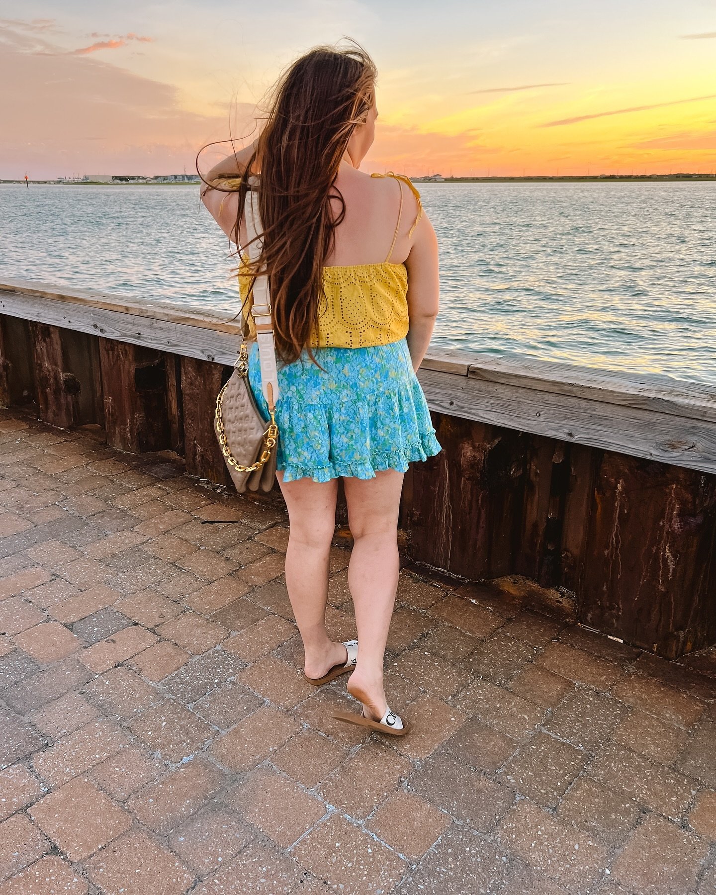 Took my hair out of my bun, and it still smells like salty sand 🥹⛱️🌊

Swipe for some BTS of the last 7 days ➡️