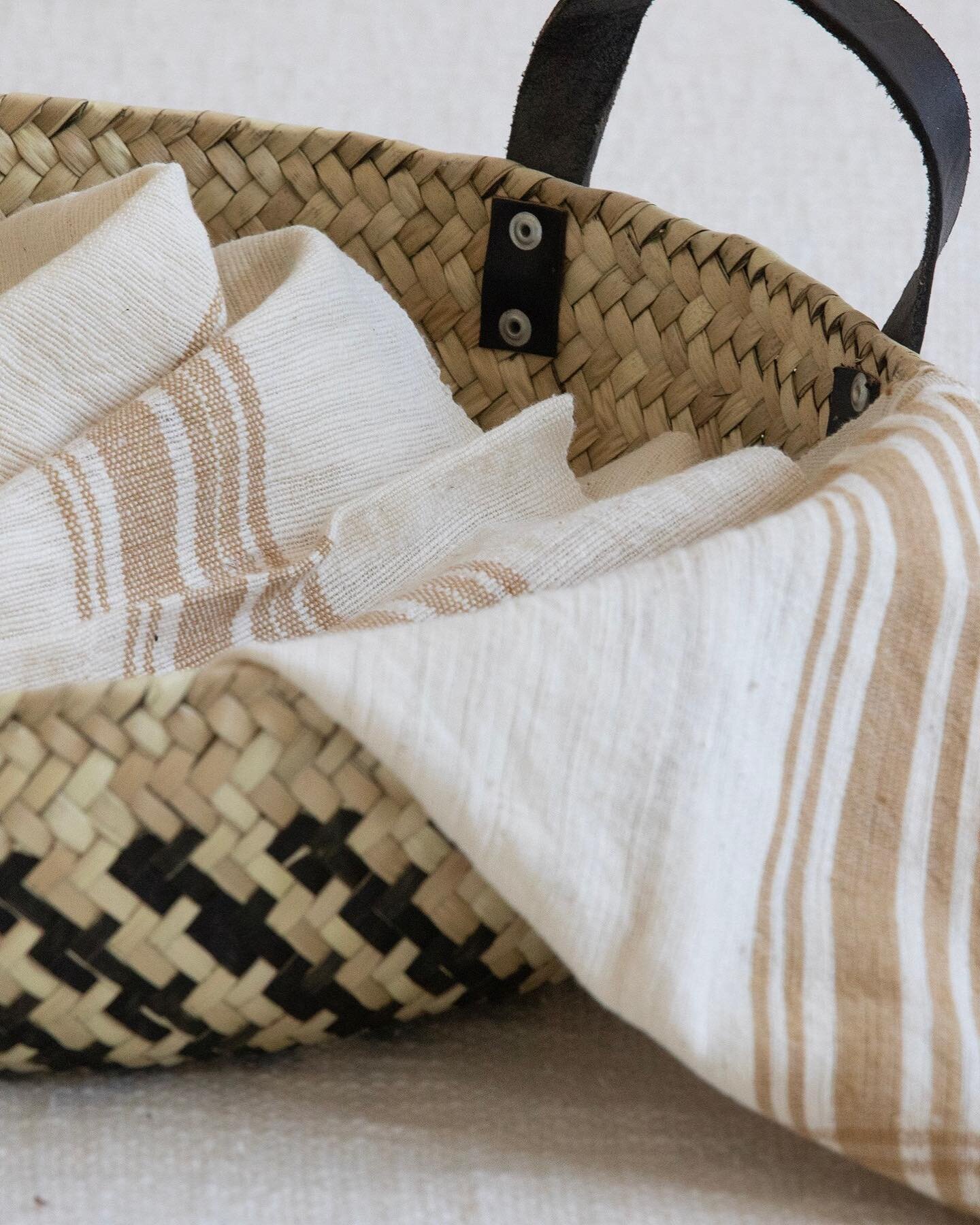 Our woven baskets sourced by @anjamichalsdesign on a trip to Oaxaca. Handmade by local artisans in a small village. Providing storage and texture in a room. 

Photography: @cameroncressmanphotography 

#interiors #interiordesign #decor #styling #hand