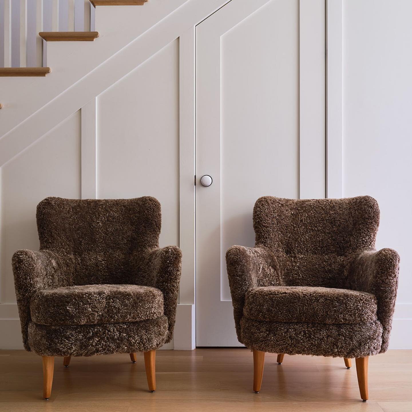 JUST LISTED. Sourced by @anjamichalsdesign these heirloom vintage Swedish chairs, upholstered in a soft, rich, chocolate brown shearling wool will be the focal point in any room. 

Photography: @_jessicaburke 

#vintage #armchair #swedish #sheepskin 