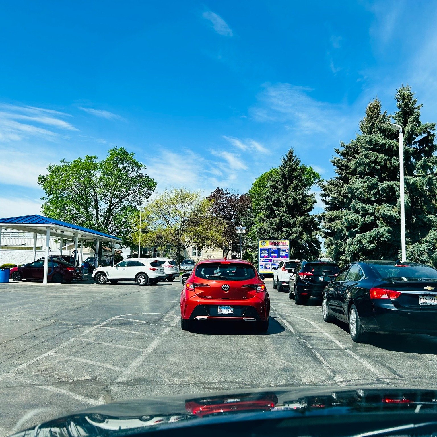 Spring has sprung and what better way to take advantage of the beautiful weather than a trip to our local car wash (@fasteddiescarwash) to get the last remnants of winter off our cars! Our team had a blast, and our rides look great. Check out one of 