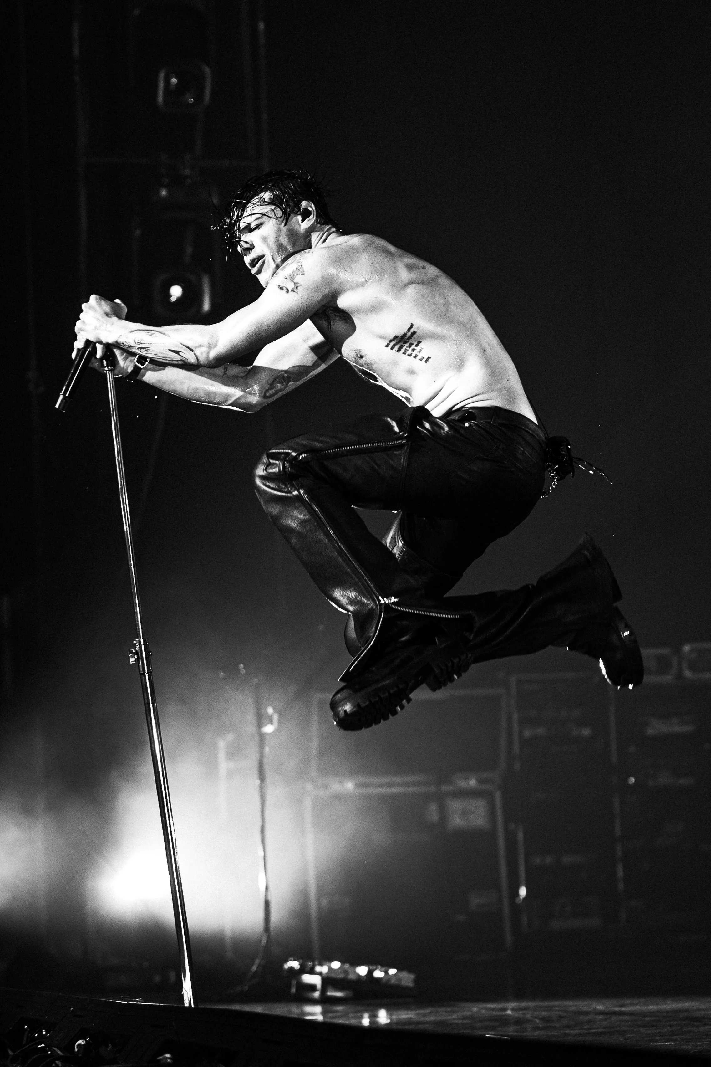 YUNGBLUD-14.jpg
