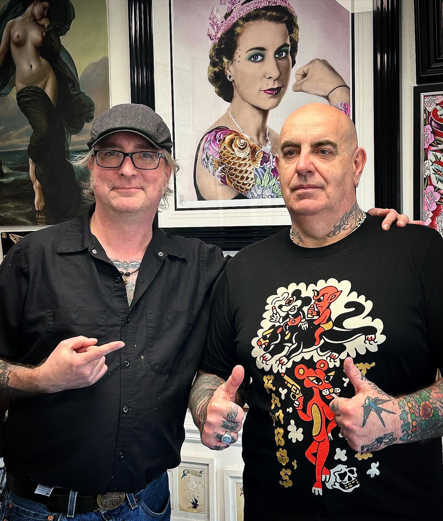 Had the pleasure to visit with the legendary @lalhardy @newwavetattoo north London. Till next time my friend🙏🏻 #england #legend #tattoohistory #tattoohistorybytattooers #englishtattoo #londonlegends #knightsoftheroundshader