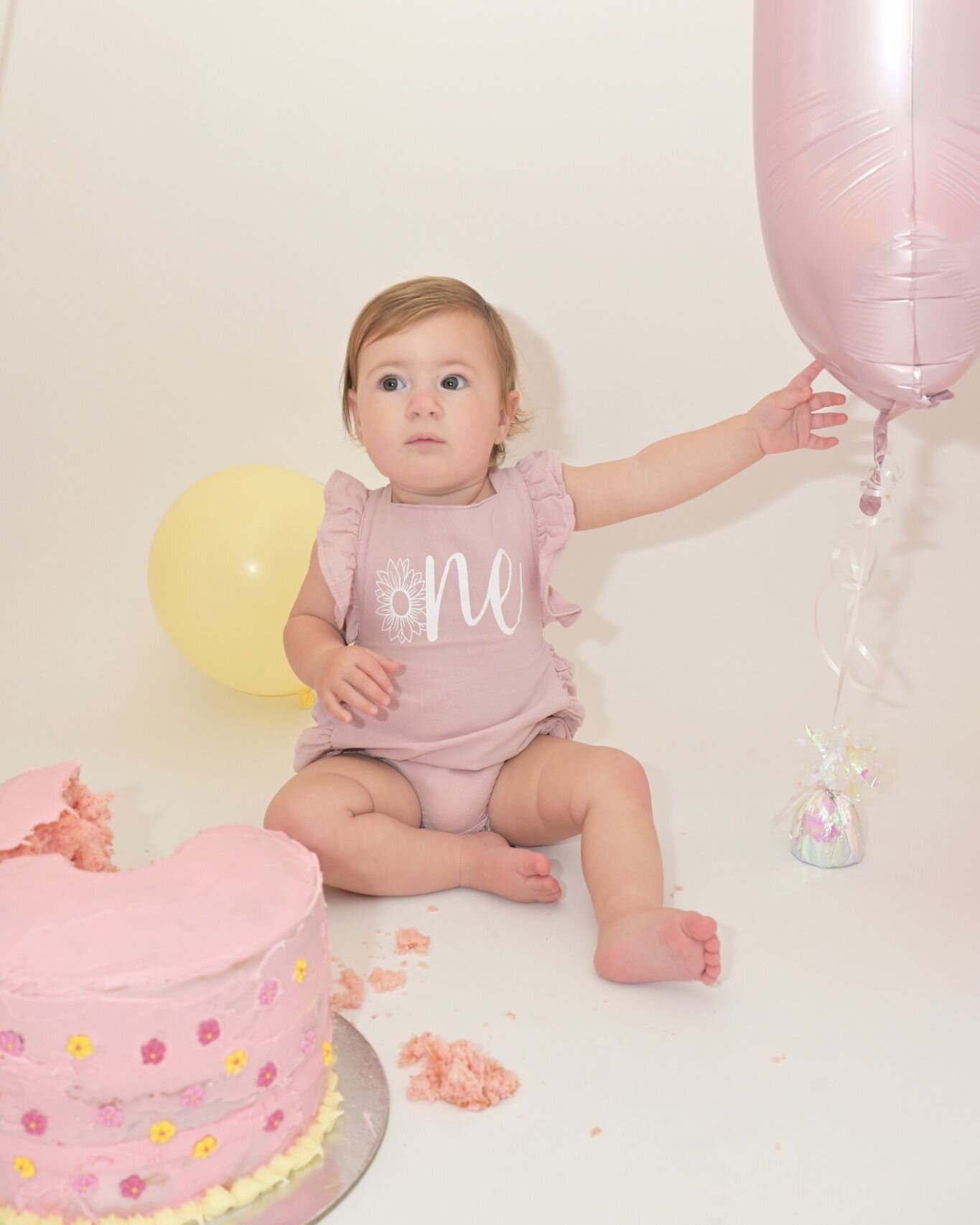 Elena's Cake smash

#cakesmash #cakesmashphotoshoot #firstbirthday #sydneyphotographer #sydneyphotography #familyphotography #eventphotography