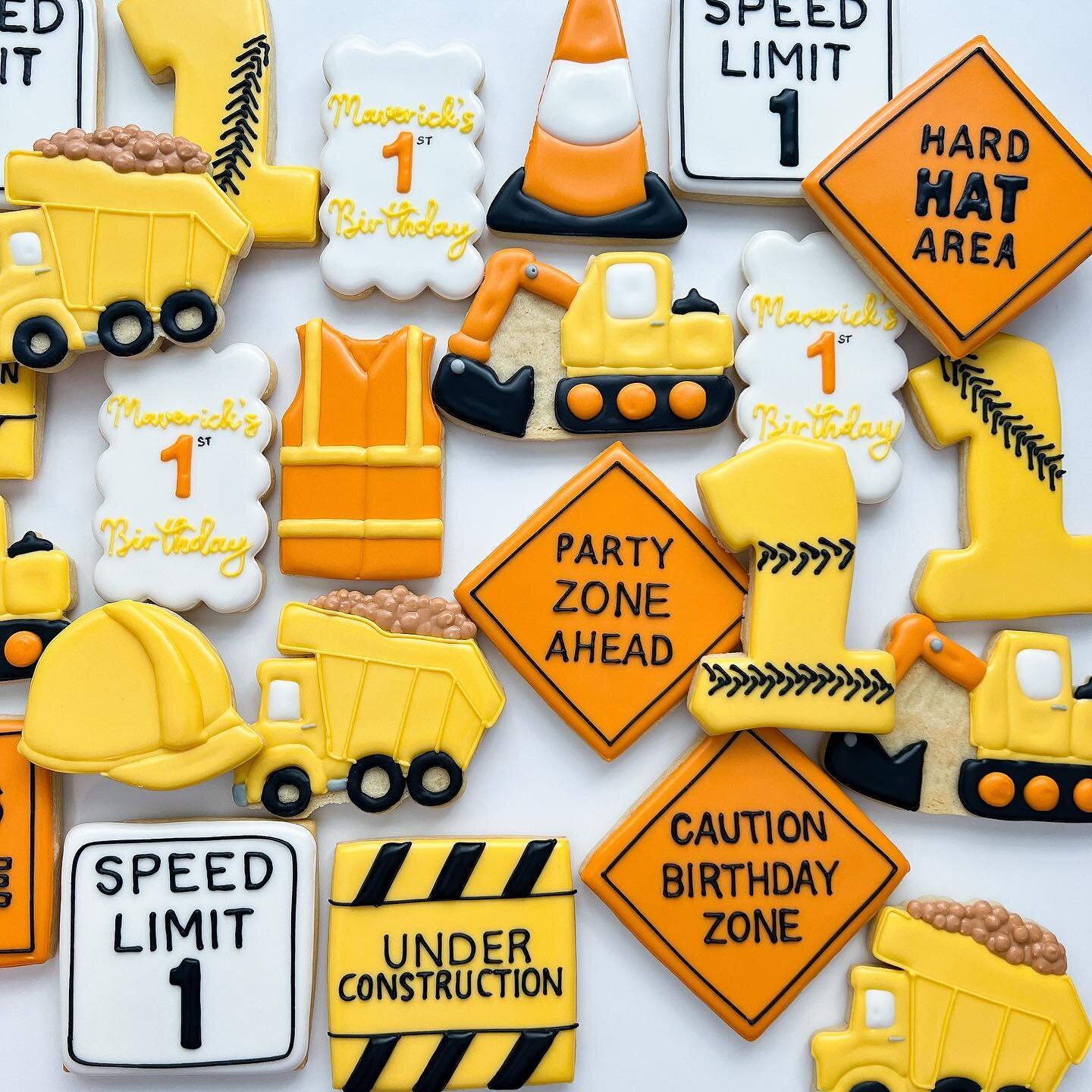 🦺CAUTION🦺

Party at your own risk! I love the way this 🔨construction🪚 birthday set turned out. It&rsquo;s so fun and colourful🟠🟡

#samanthassweethouse #customcookies #cookiesofinstagram #angusontario #georgina #newmarketontario #bradfordontario