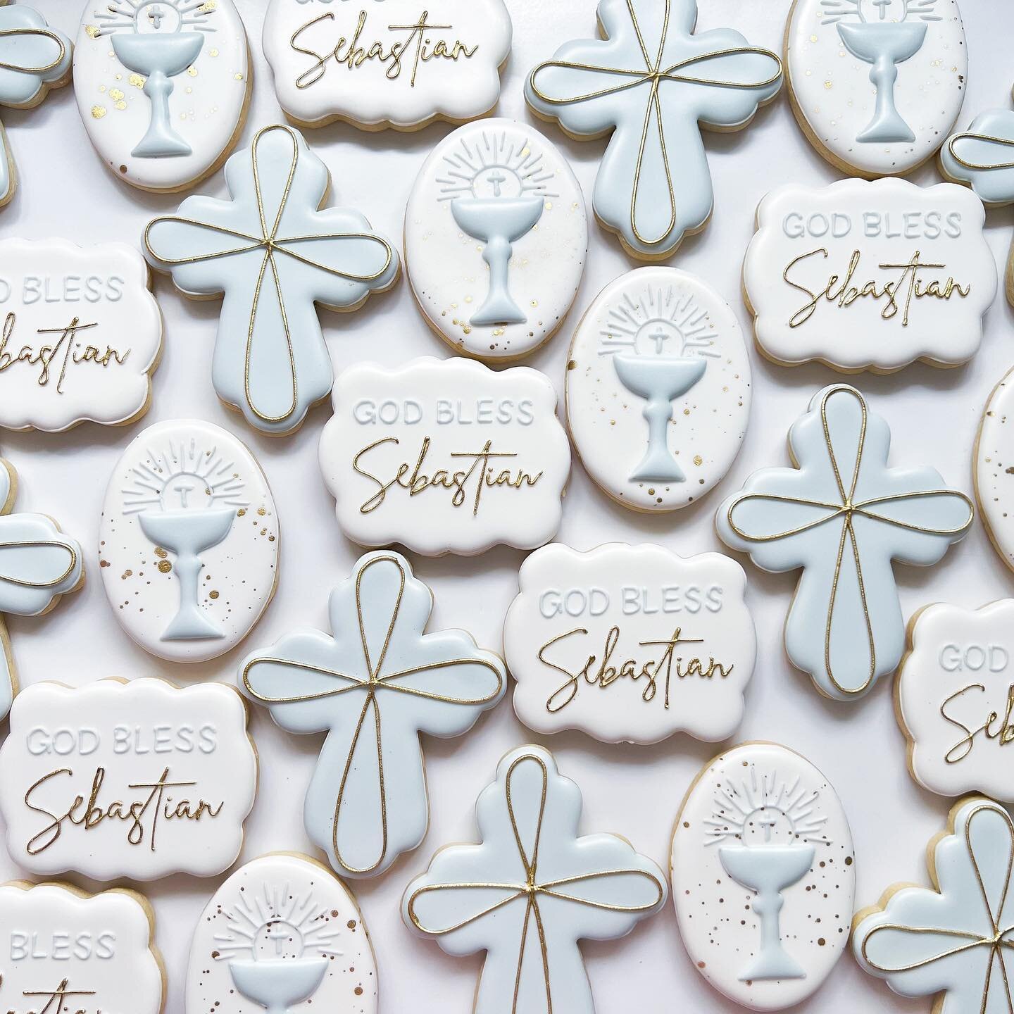 God Bless✝️

Cookies are the perfect addition to baptisms, communions and confirmations! There are so many beautiful designs that can be customized to match the decor for your event!

Head to the link in my bio to request a quote for your next event!