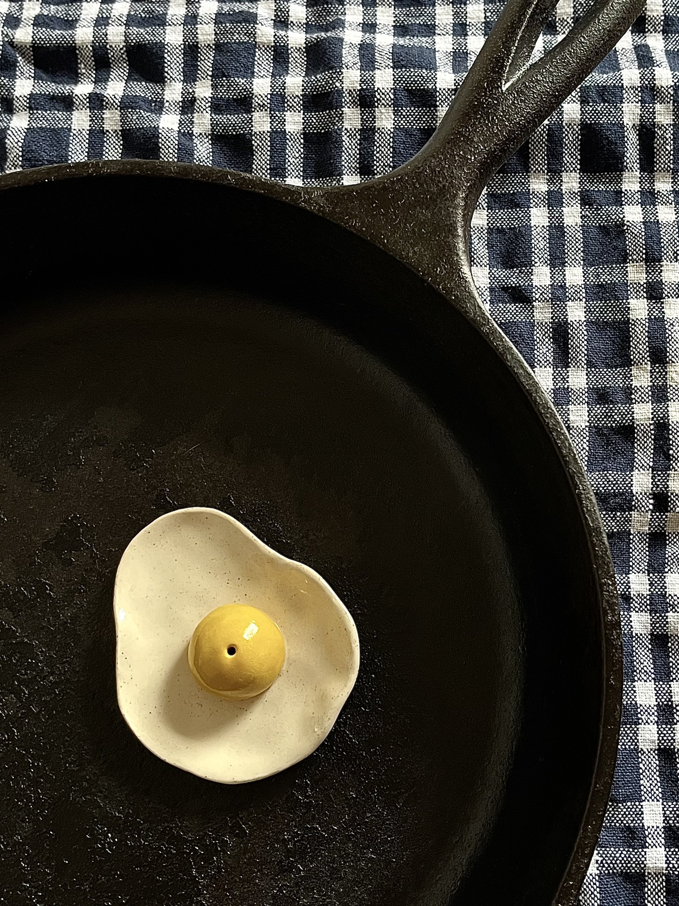 egg incense holder, 2018
