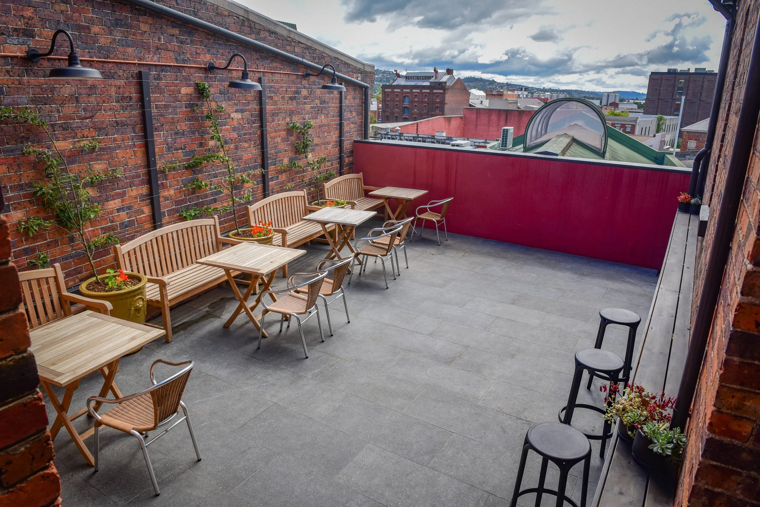 r4_0_6013_4011_w6016_h4016_fmax (1).jpg