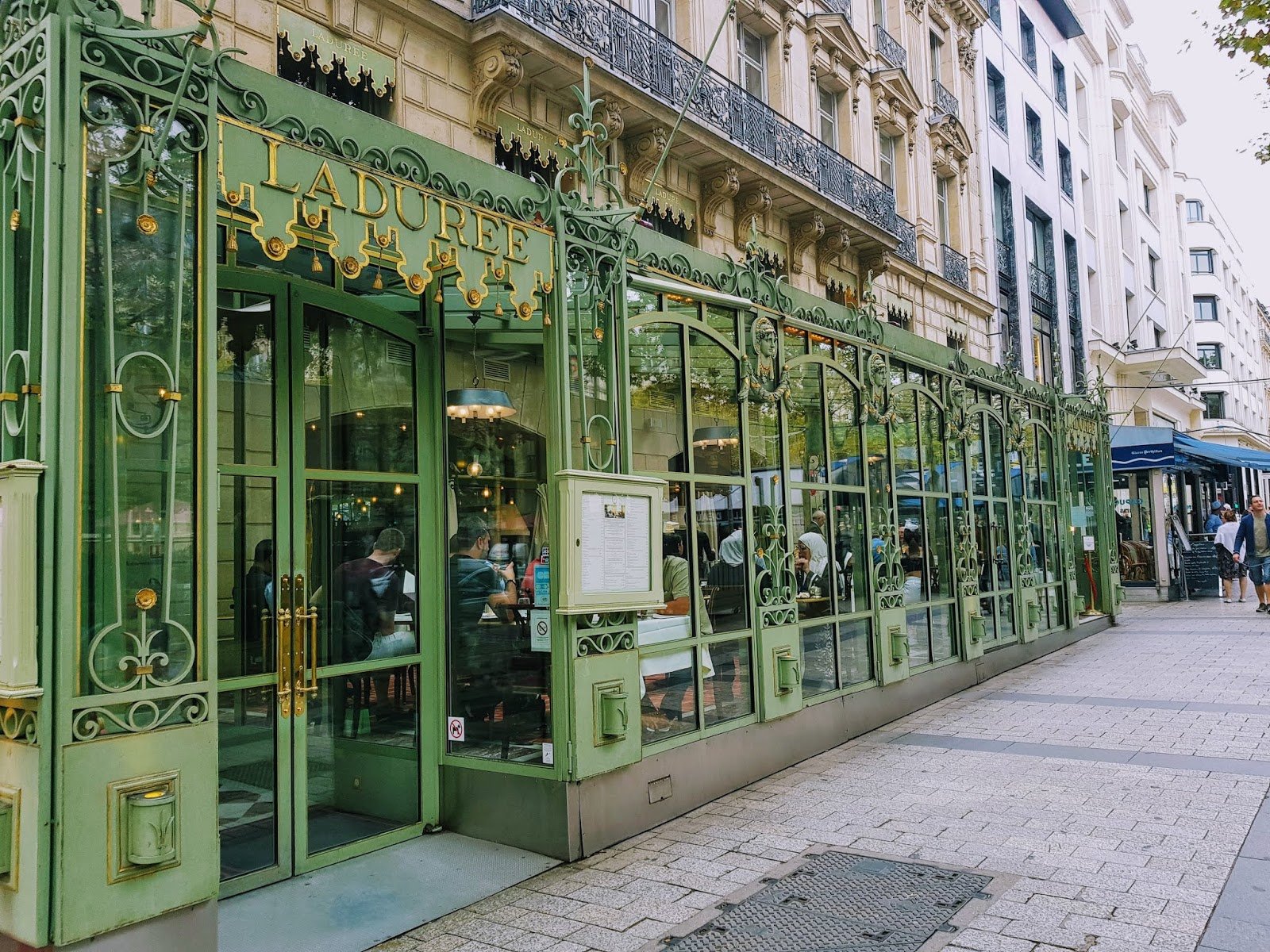 The tourist's guide to shopping at Champs-Élysée