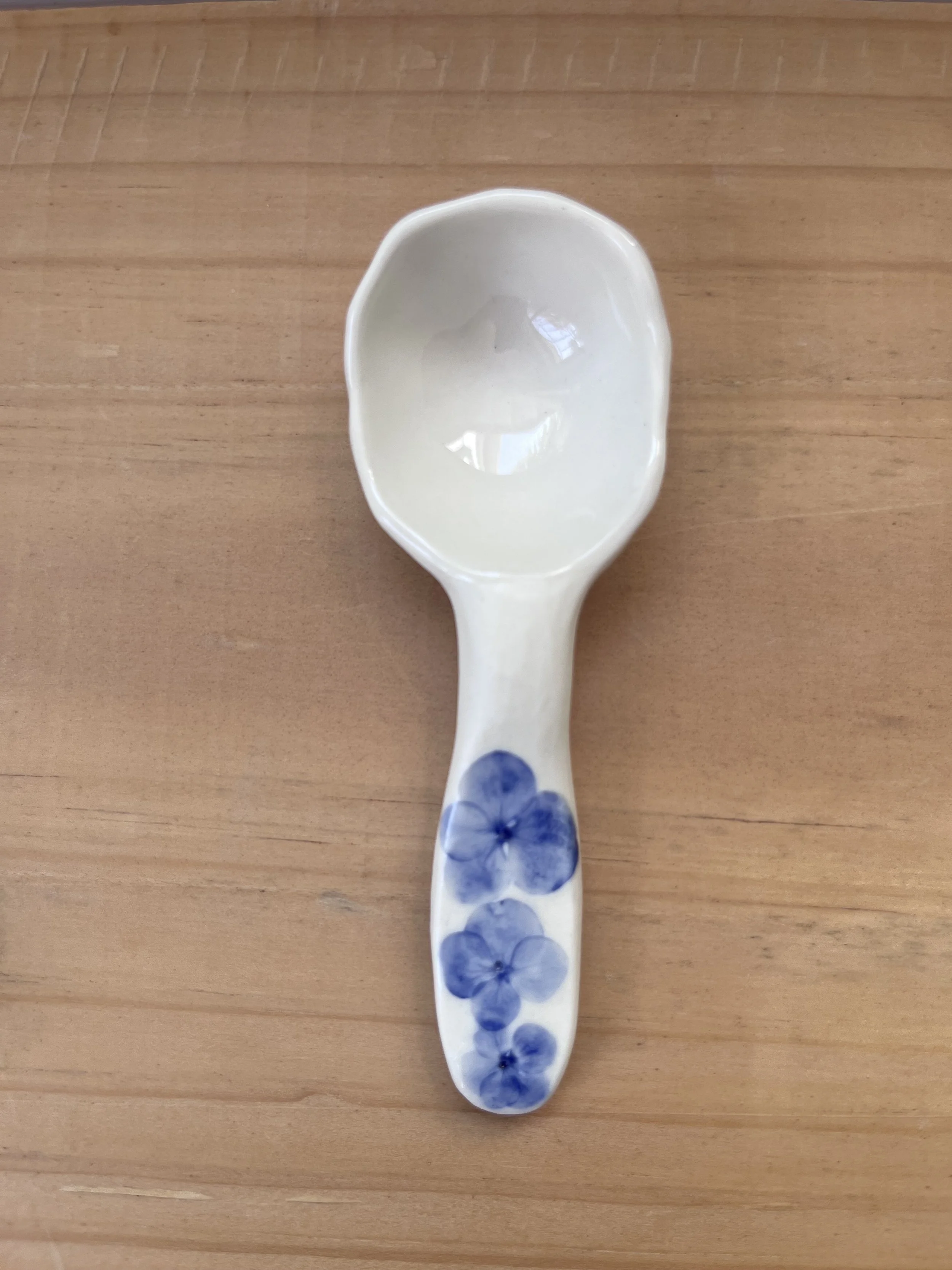 Hydrangea porcelain spoon