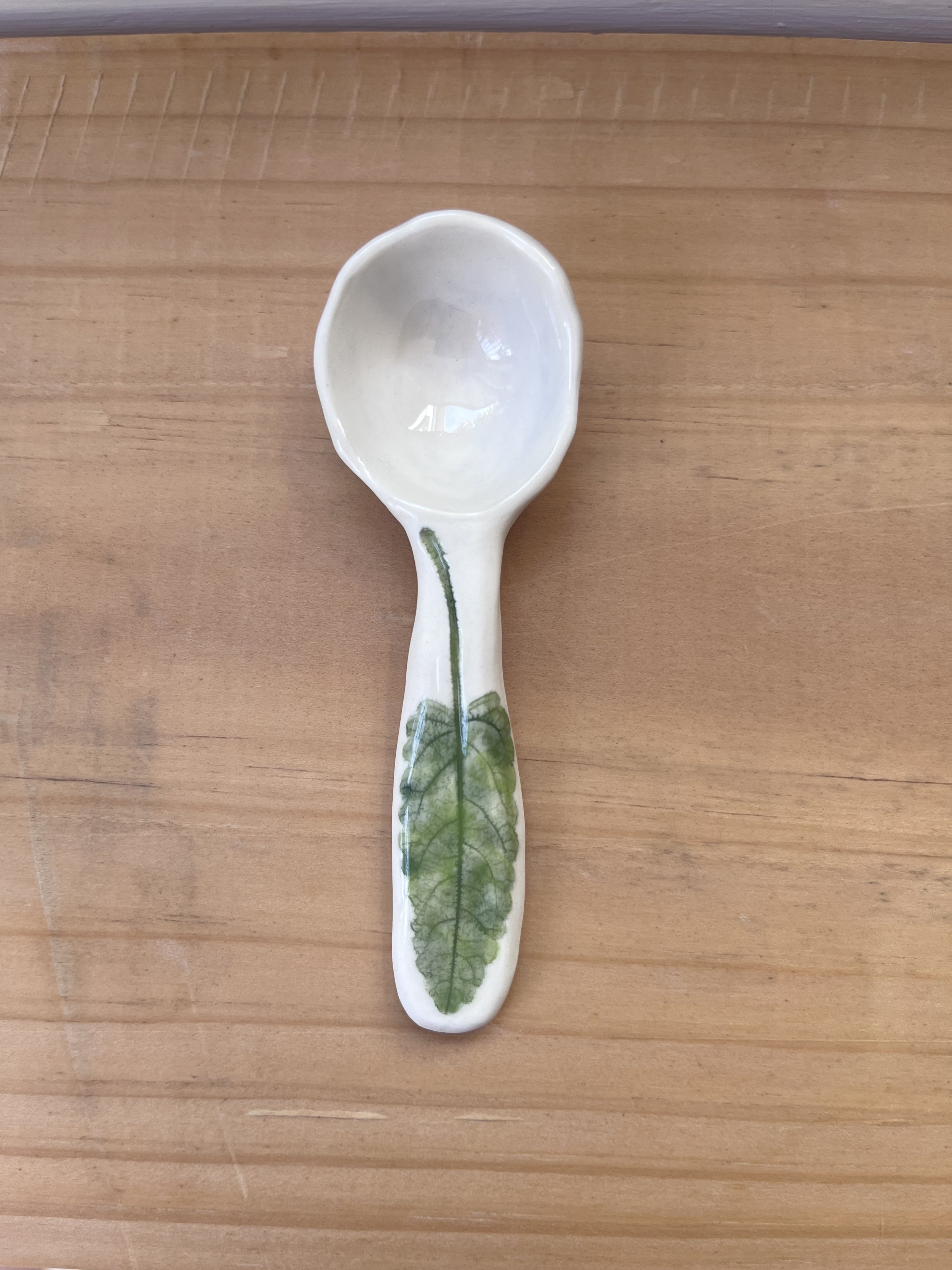 Porcelain leaf spoon
